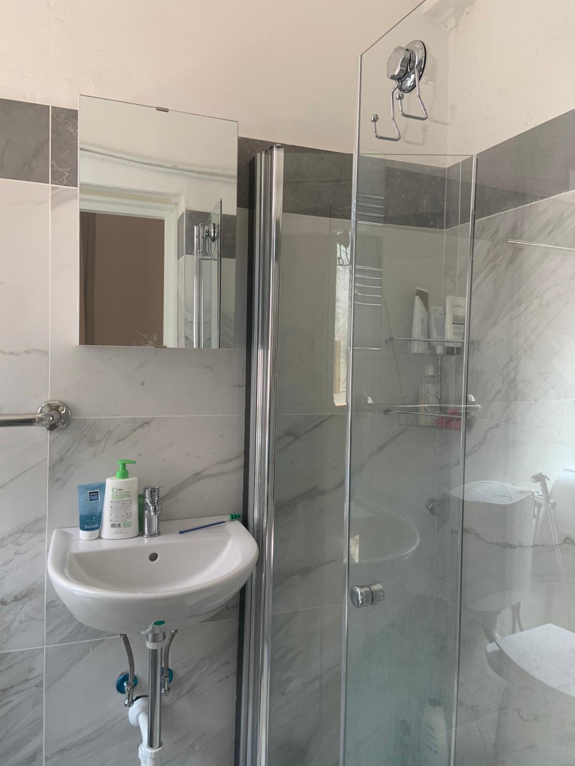 Triple Room with Private Bathroom photo 2