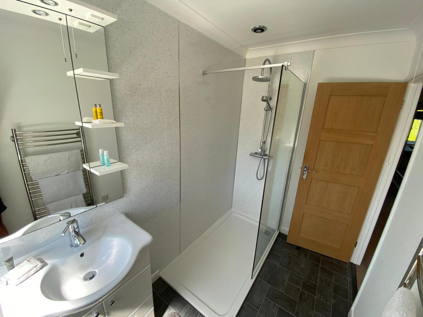 Two-Bedroom Apartment - Photo 27
