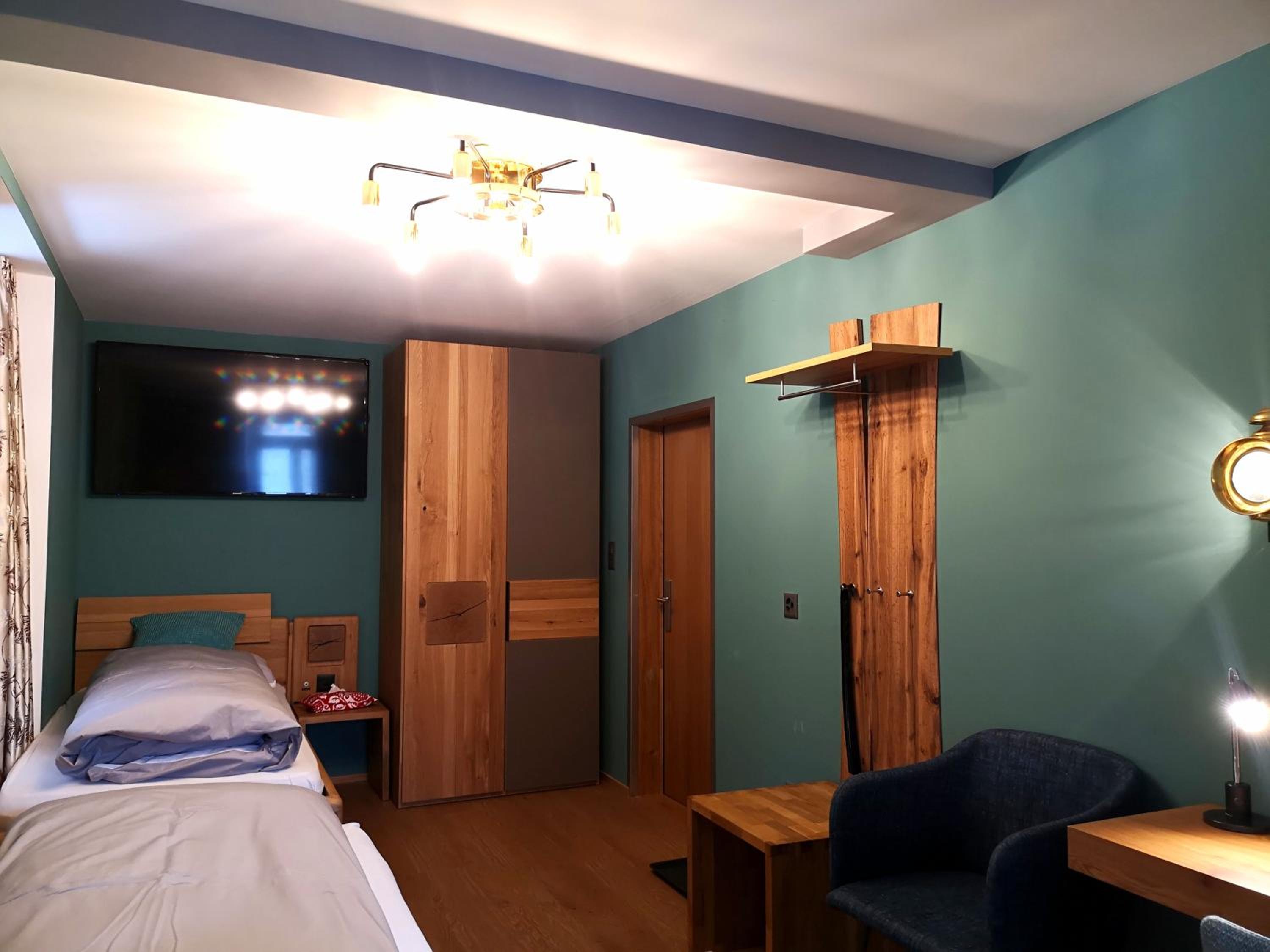 Twin Room - Photo 6