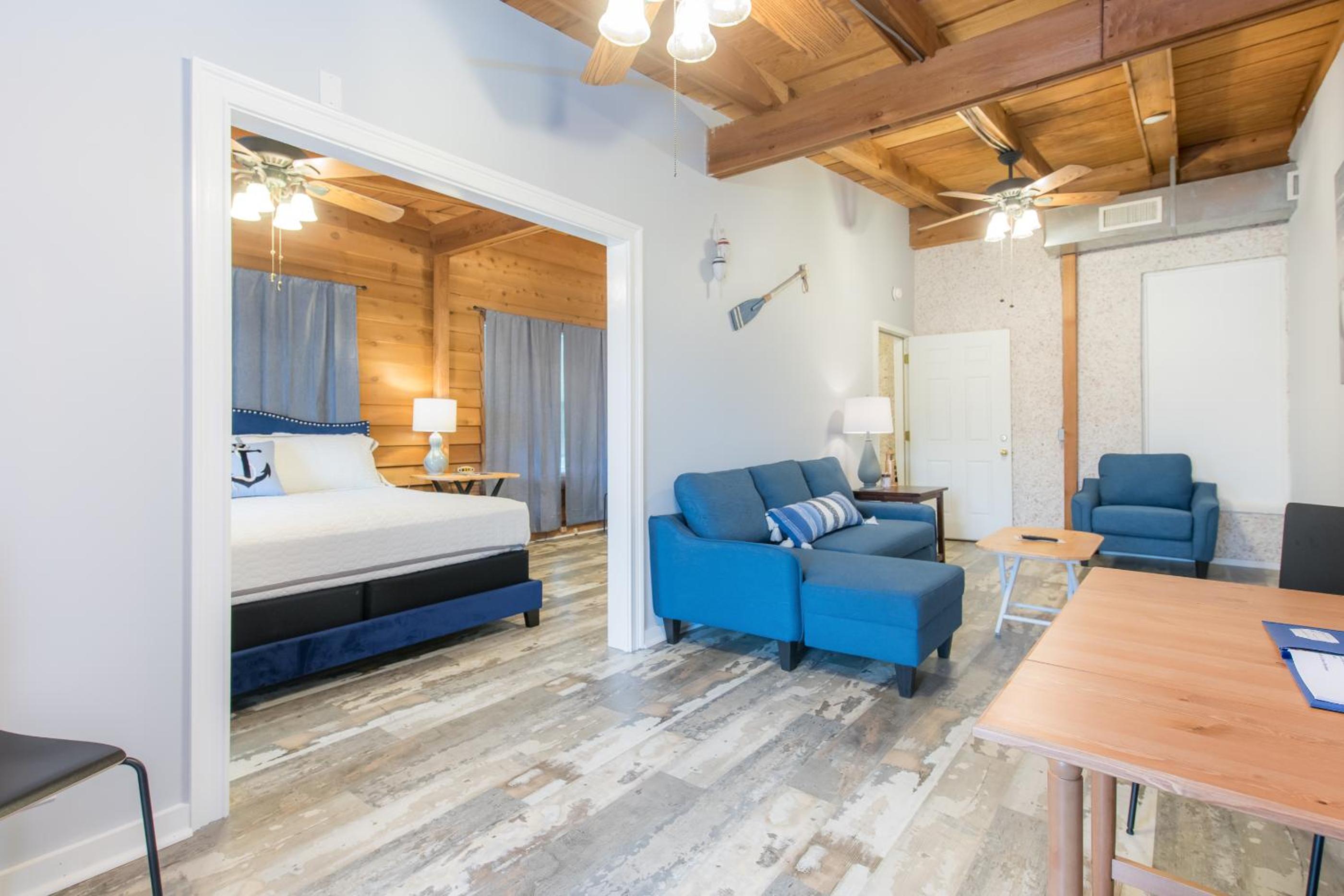 Superior King Suite - Photo 1