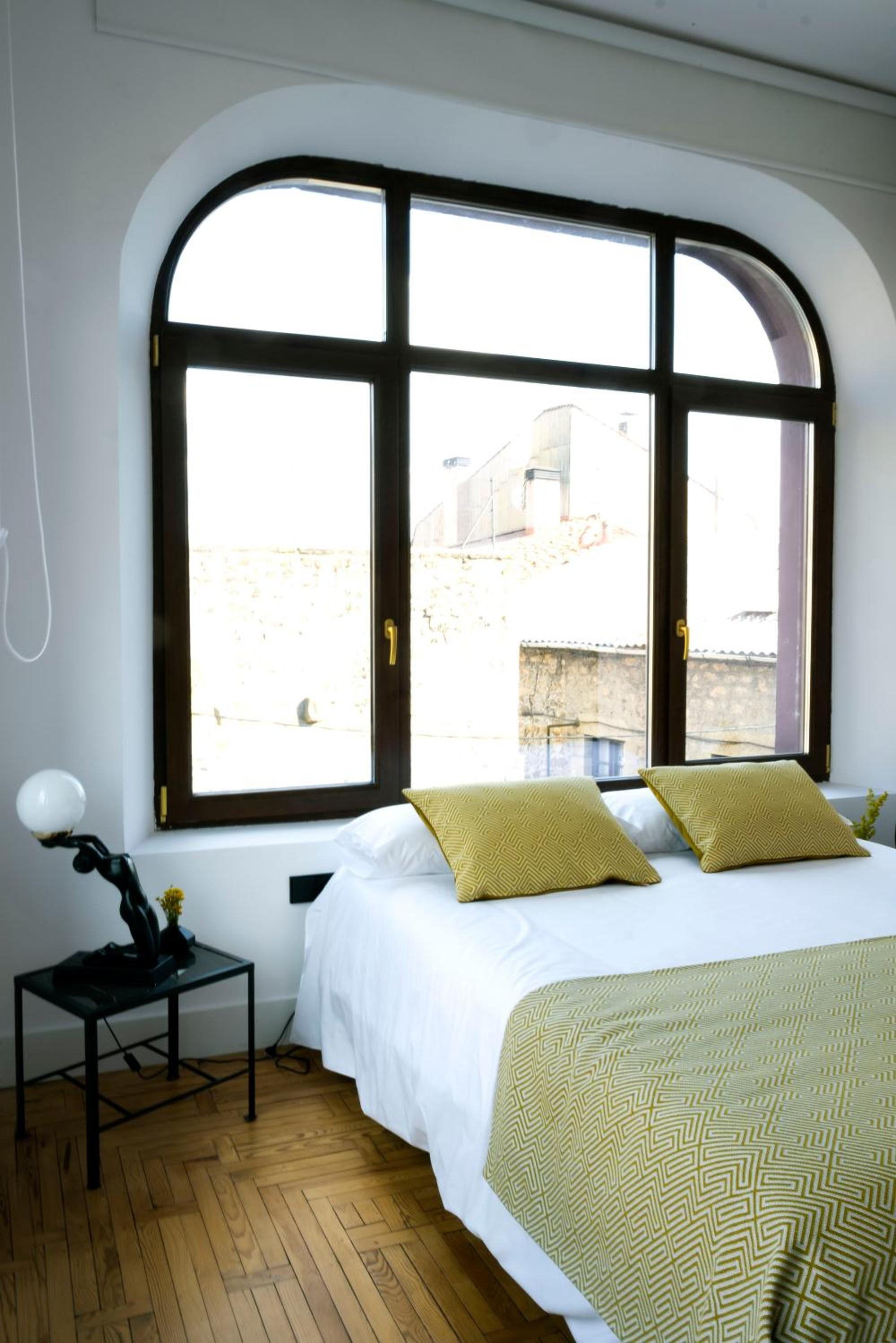 Two-Bedroom Apartment - Photo 7