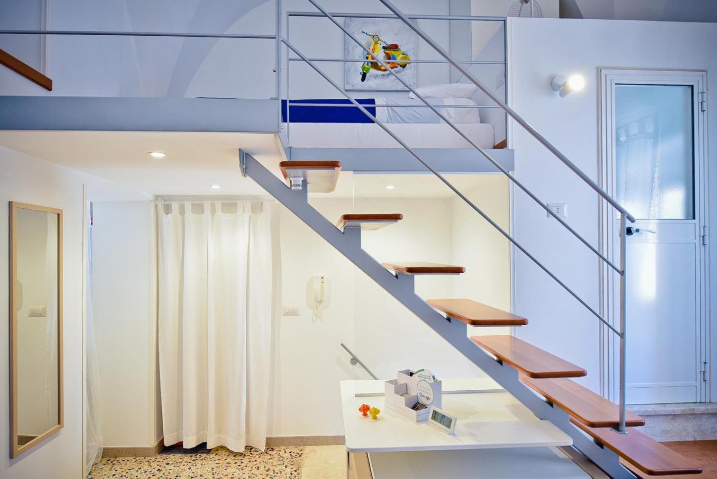 Two-Bedroom House - Photo 27