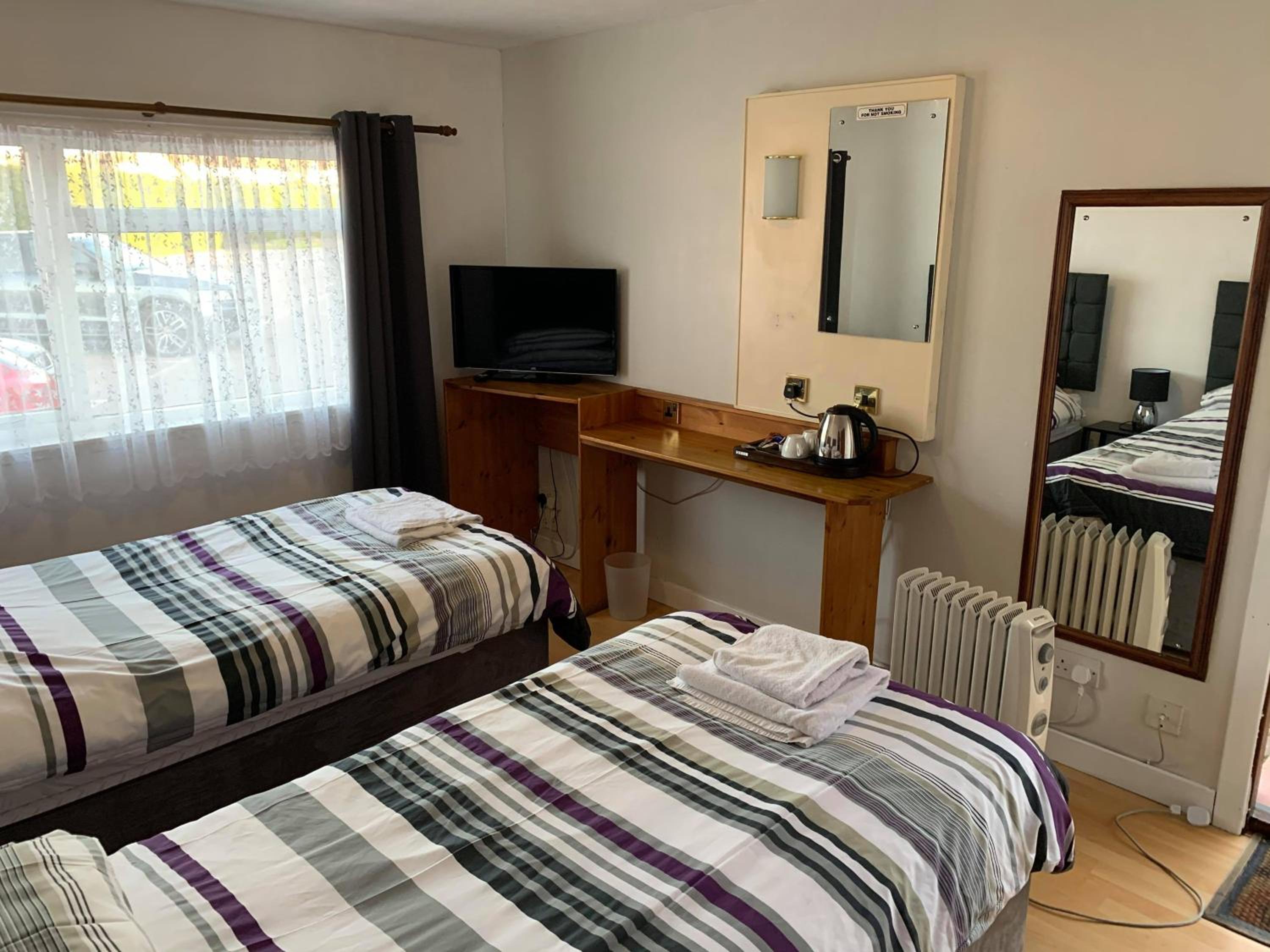 Budget Twin Room - Photo 1