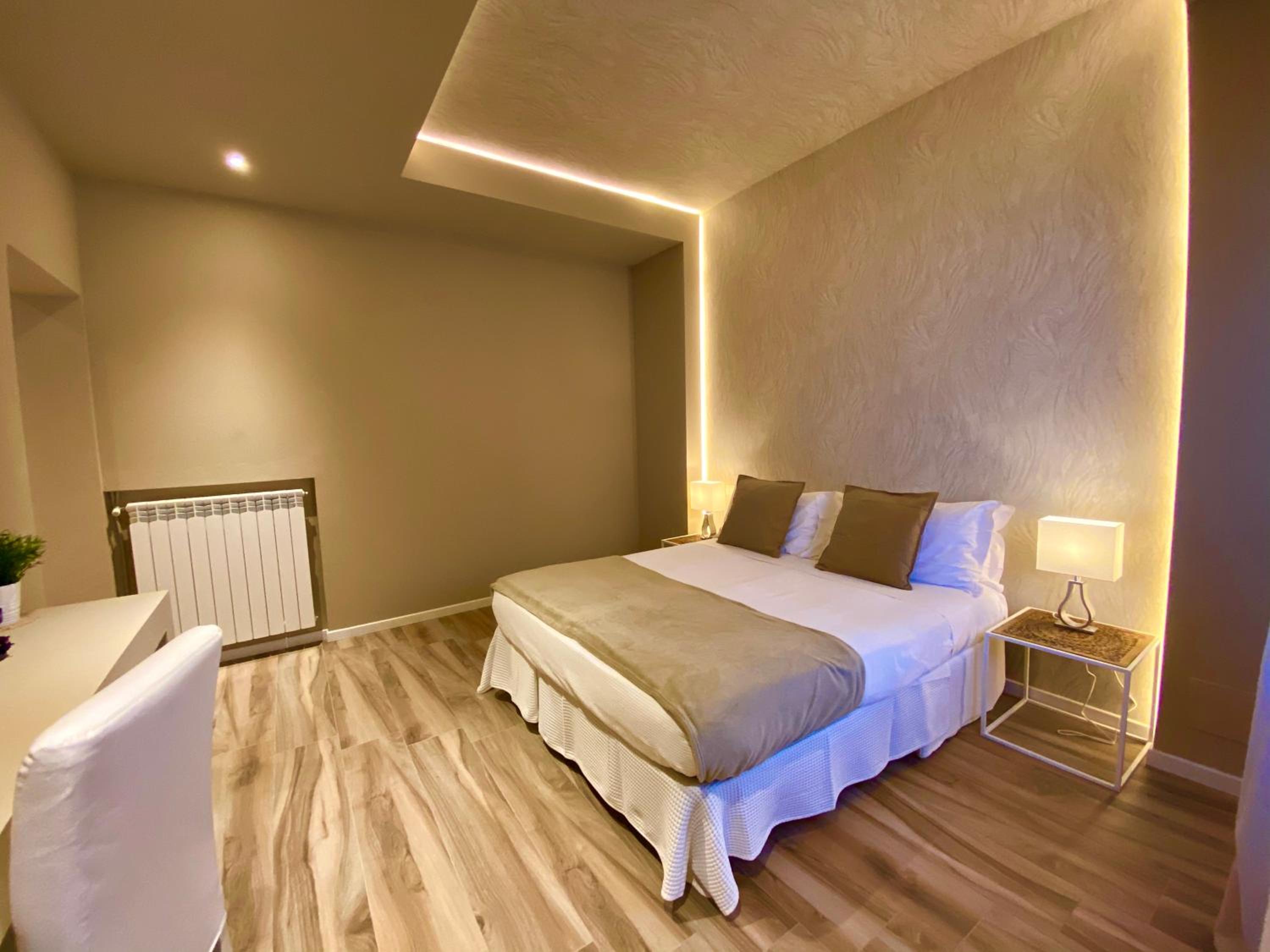Deluxe Double Room - Photo 3