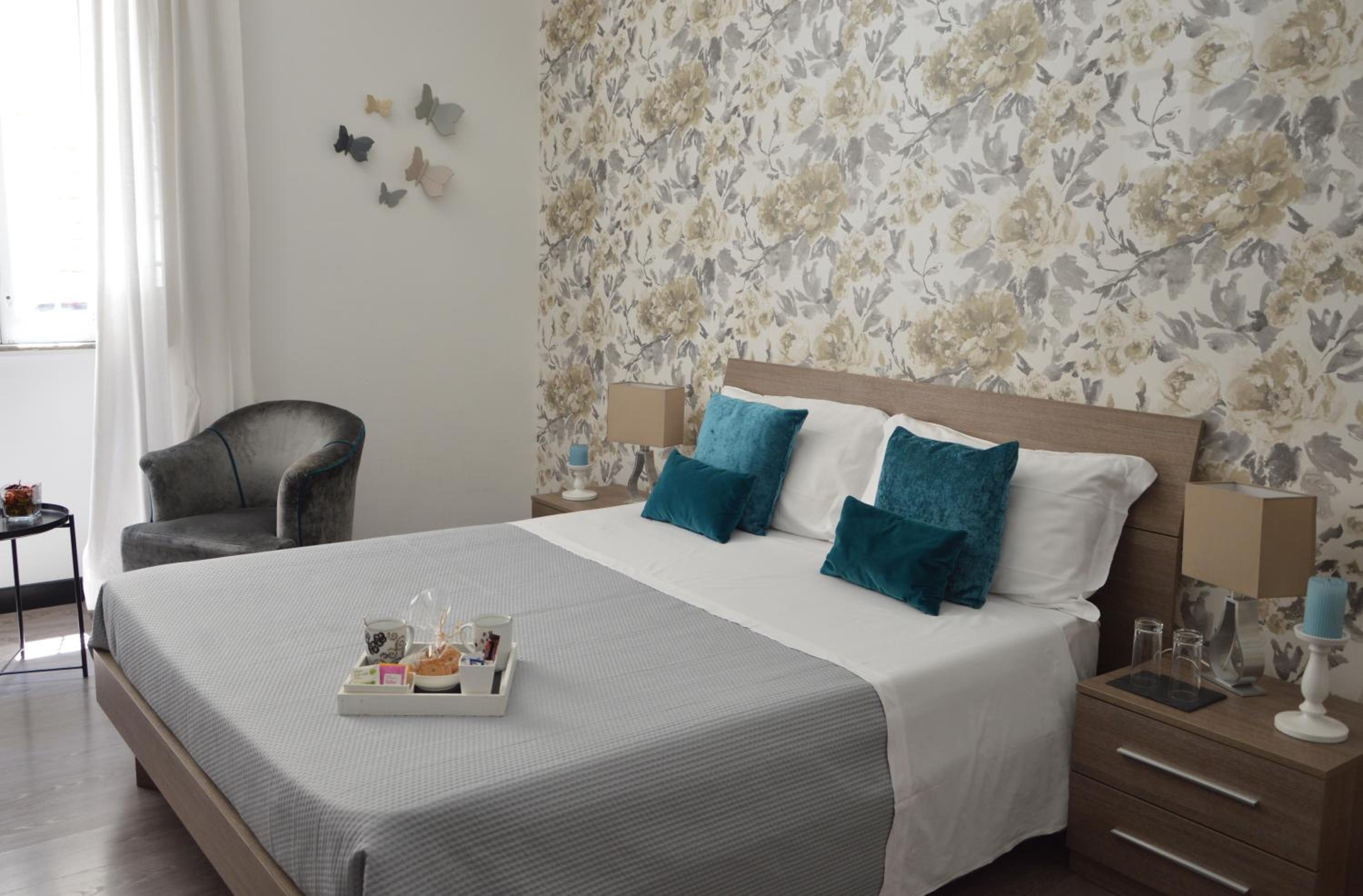 Standard Suite with Private External Bathroom photo 2