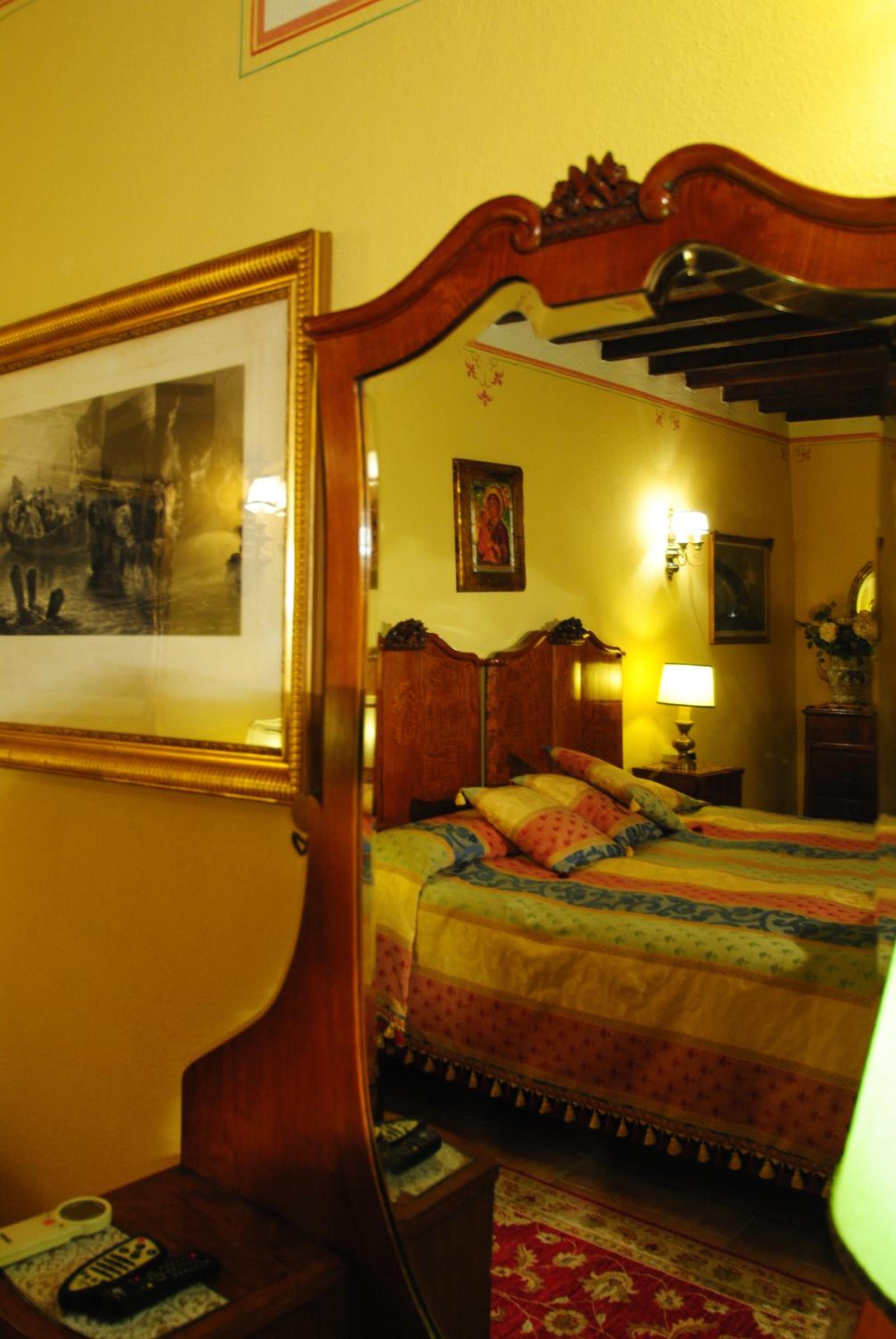 Junior Suite (2 Adults) - Photo 2