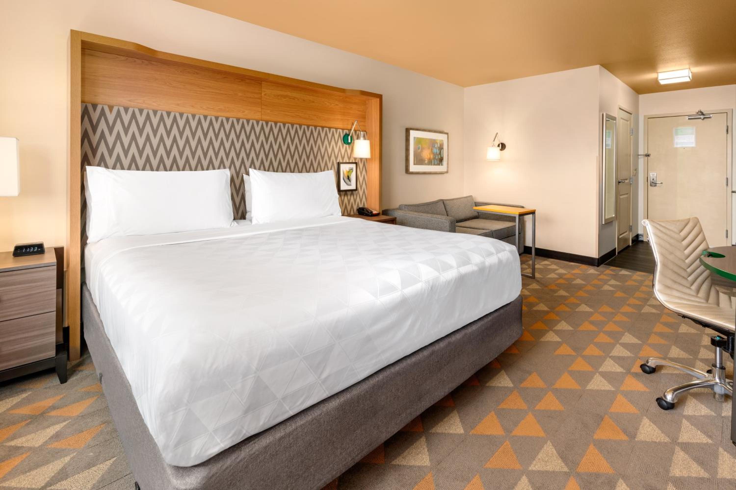 Standard King Room - Photo 2