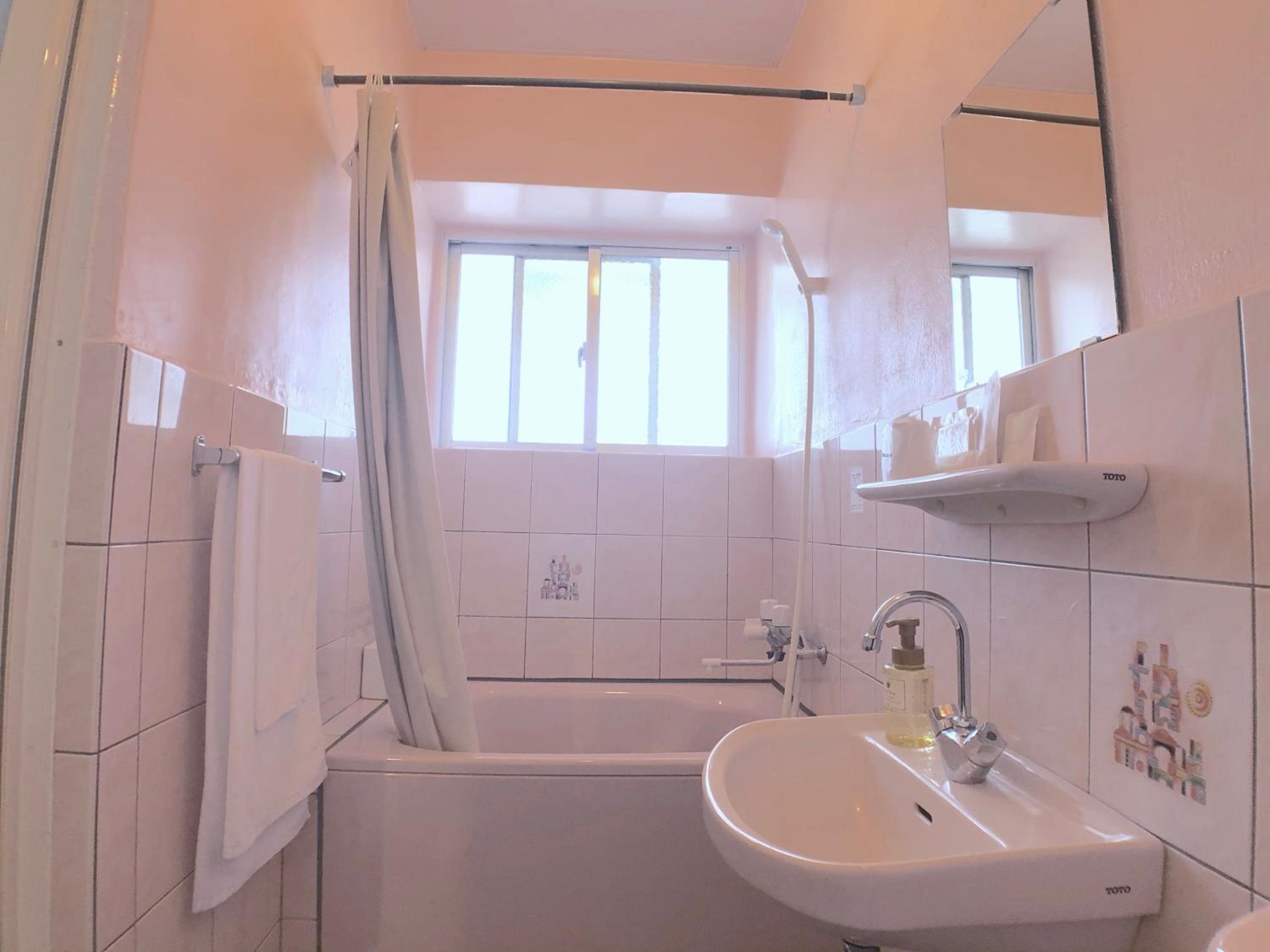 Small Double Room - Smoking, photo 7
