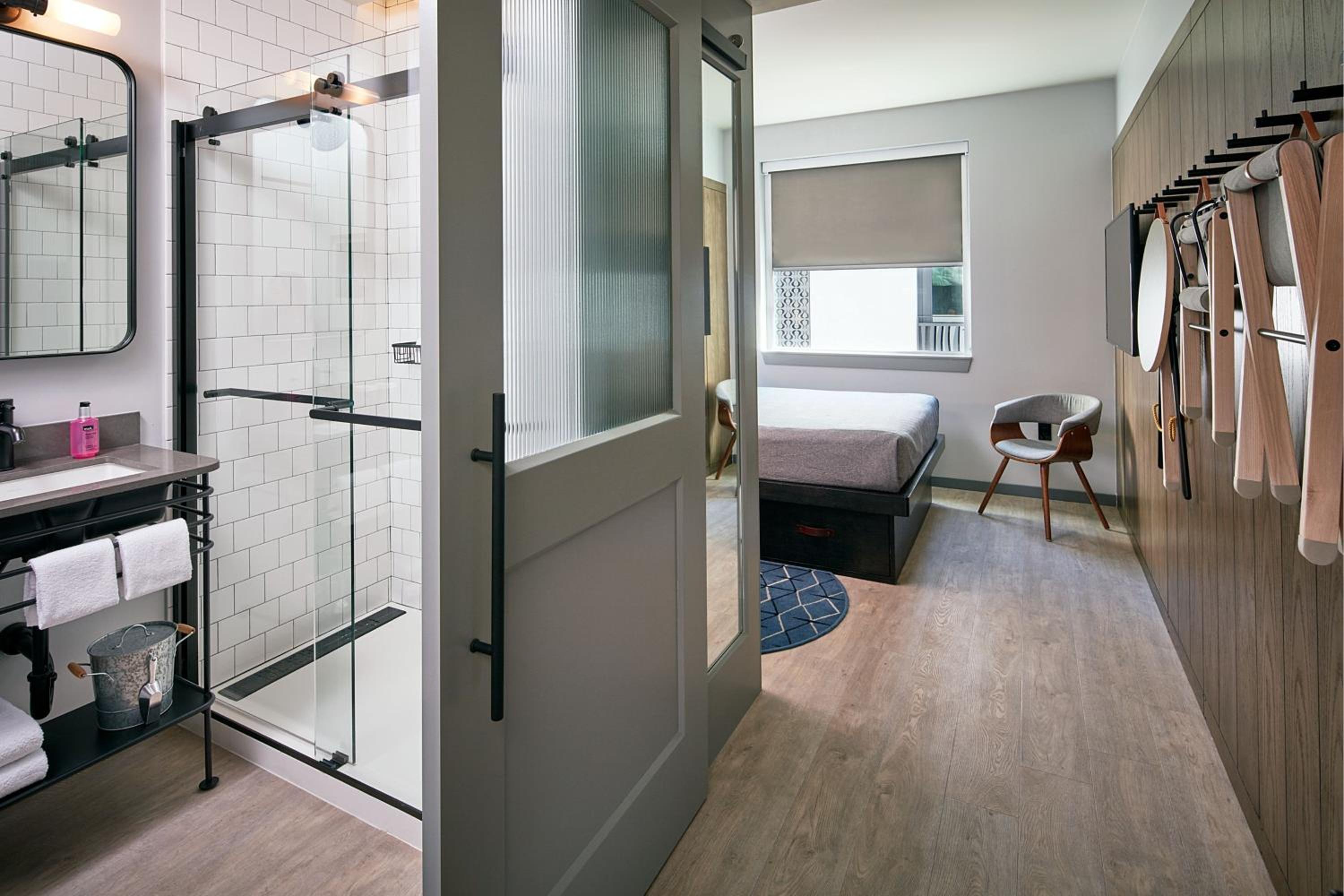 MOXY Denver Cherry Creek, Photo 7