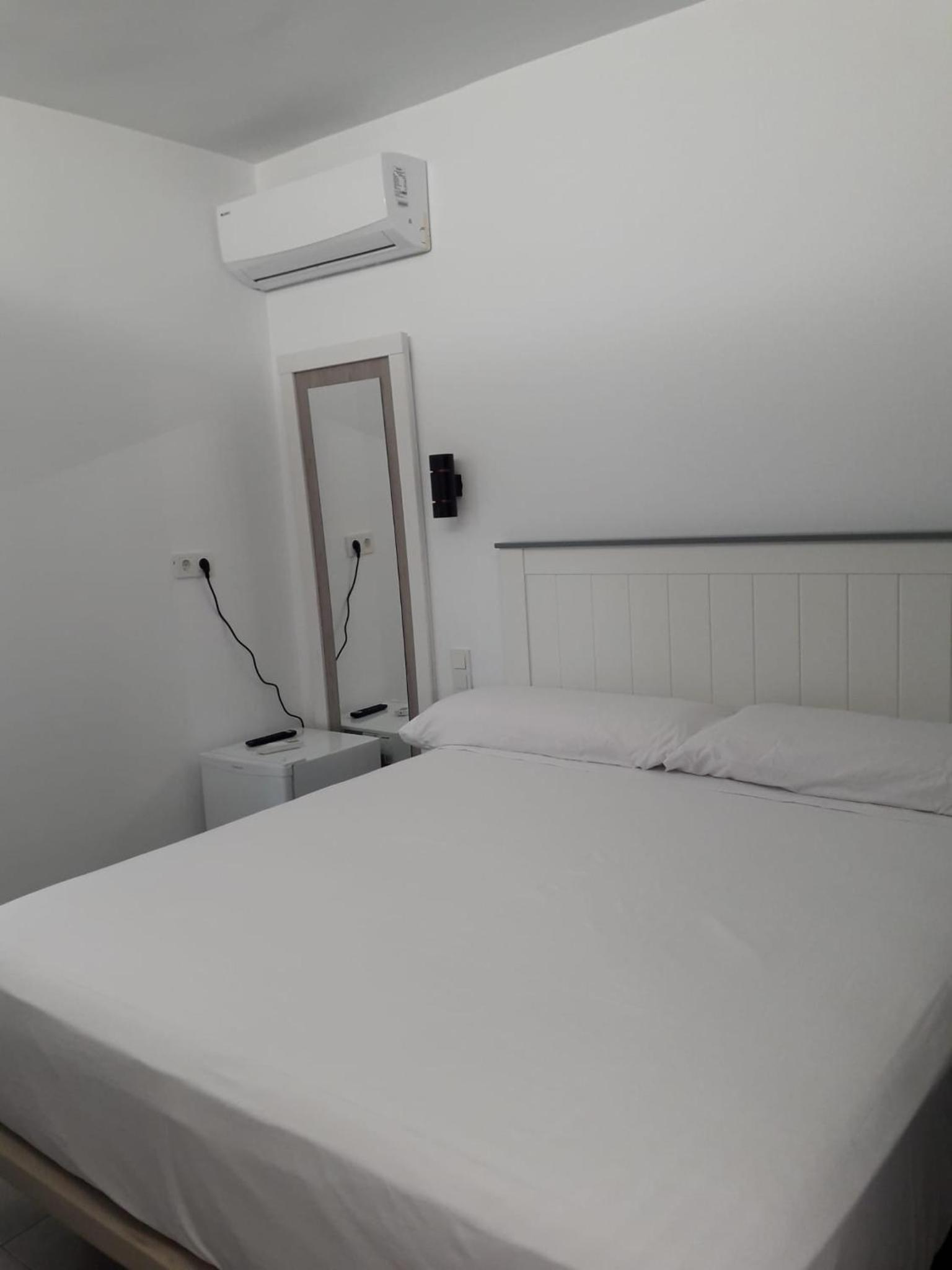 Double Room - Photo 10