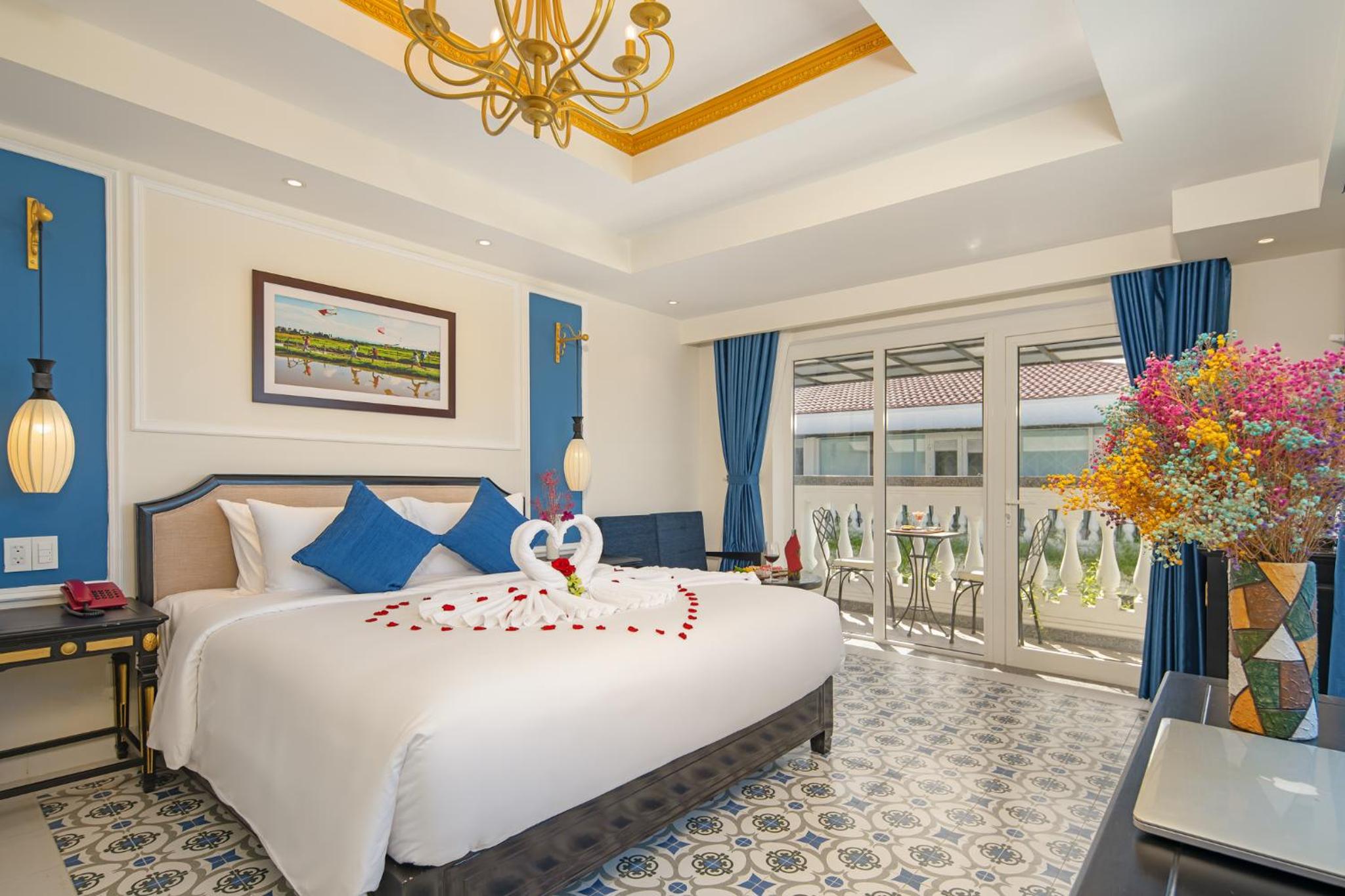 Blue Sky Family Suite with Private Pool & City View photo 3