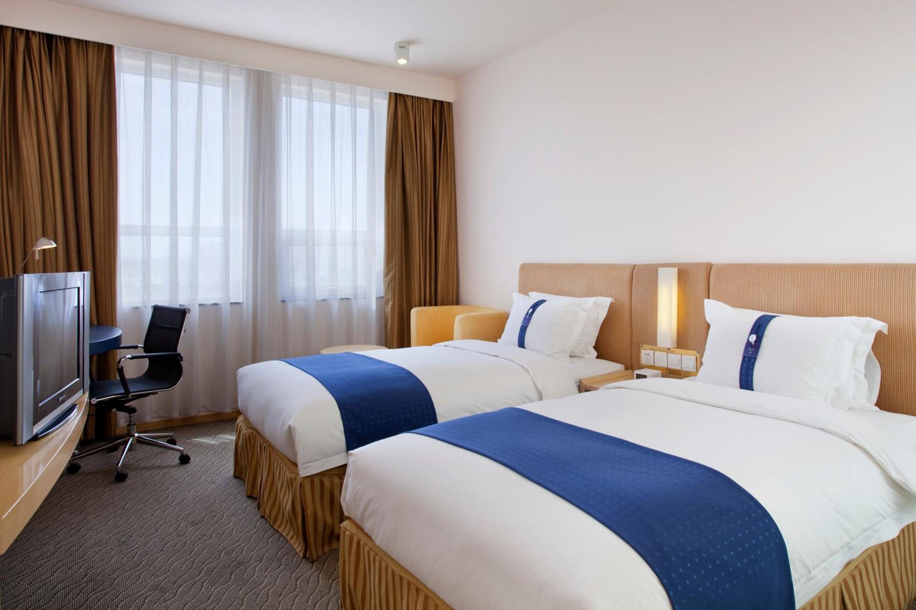 Standard Twin Room - Extra Floor Space photo 2