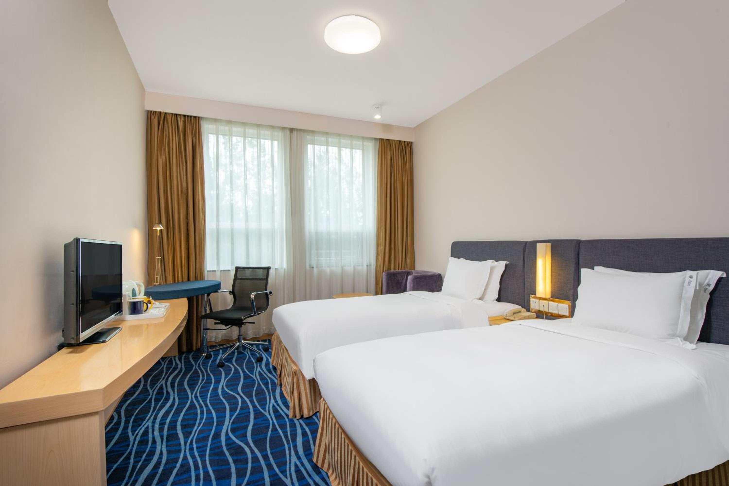 Standard Twin Room - Extra Floor Space photo 3