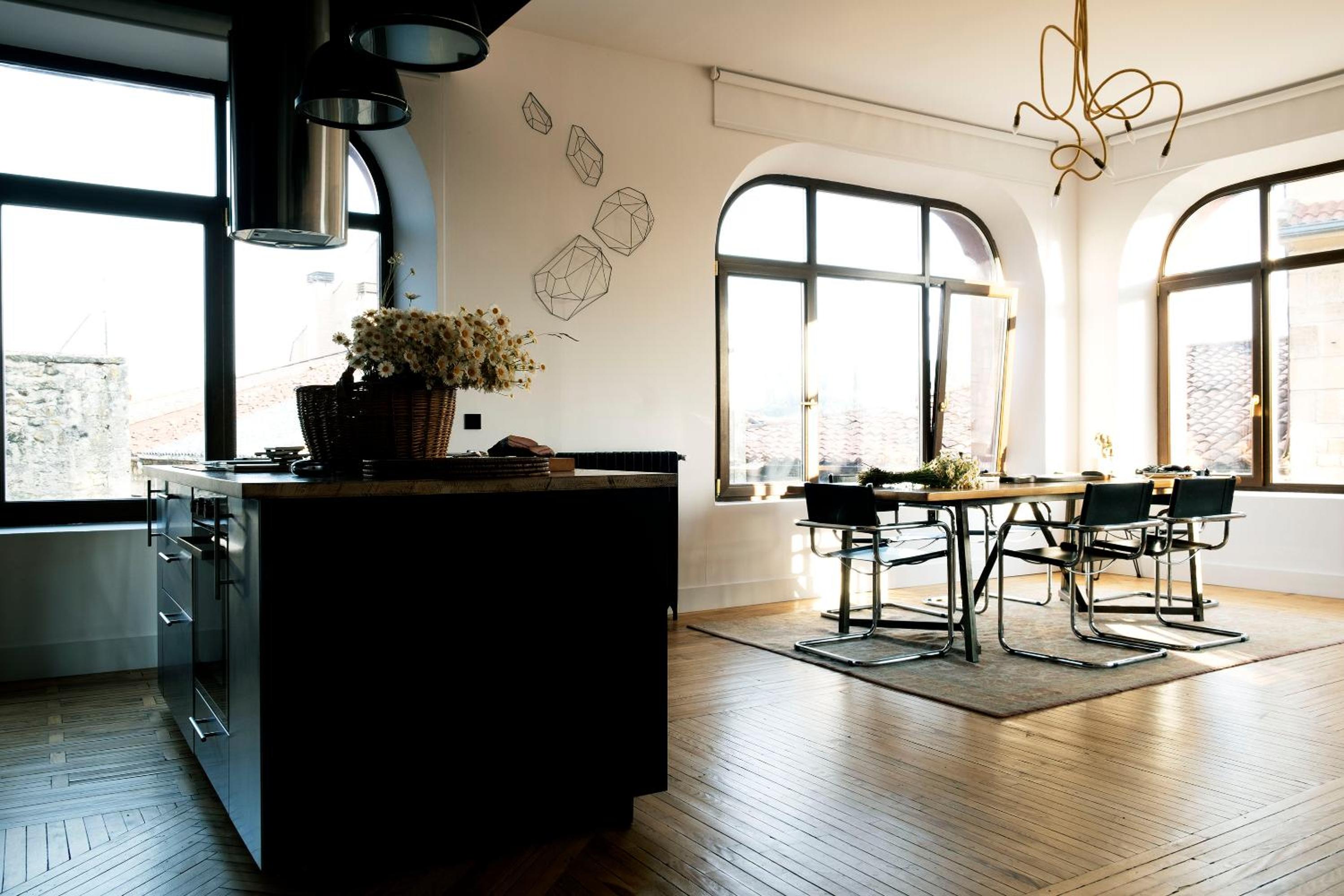 Two-Bedroom Apartment - Photo 22