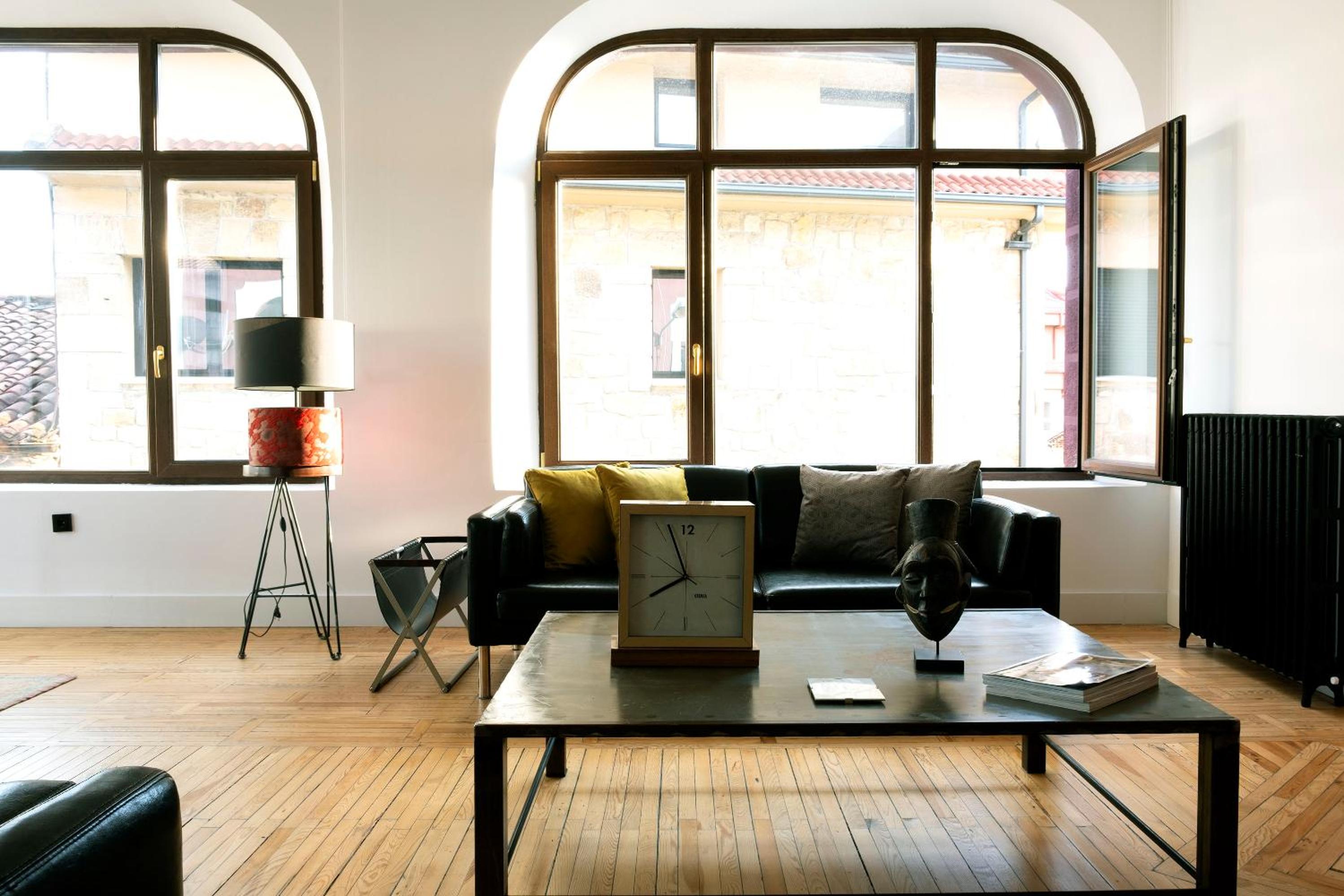 Two-Bedroom Apartment - Photo 4