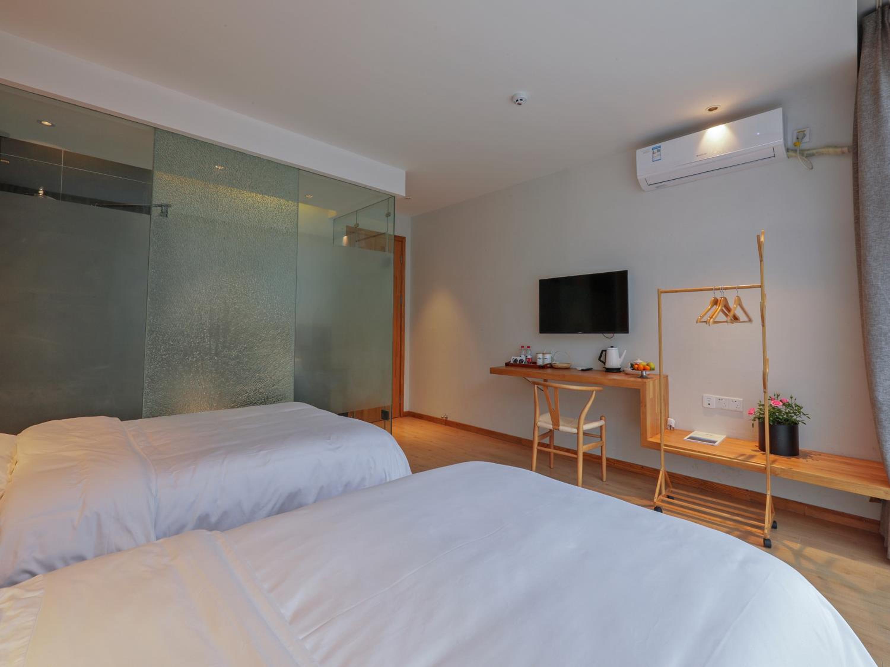 Superior Twin Room with Mountain View