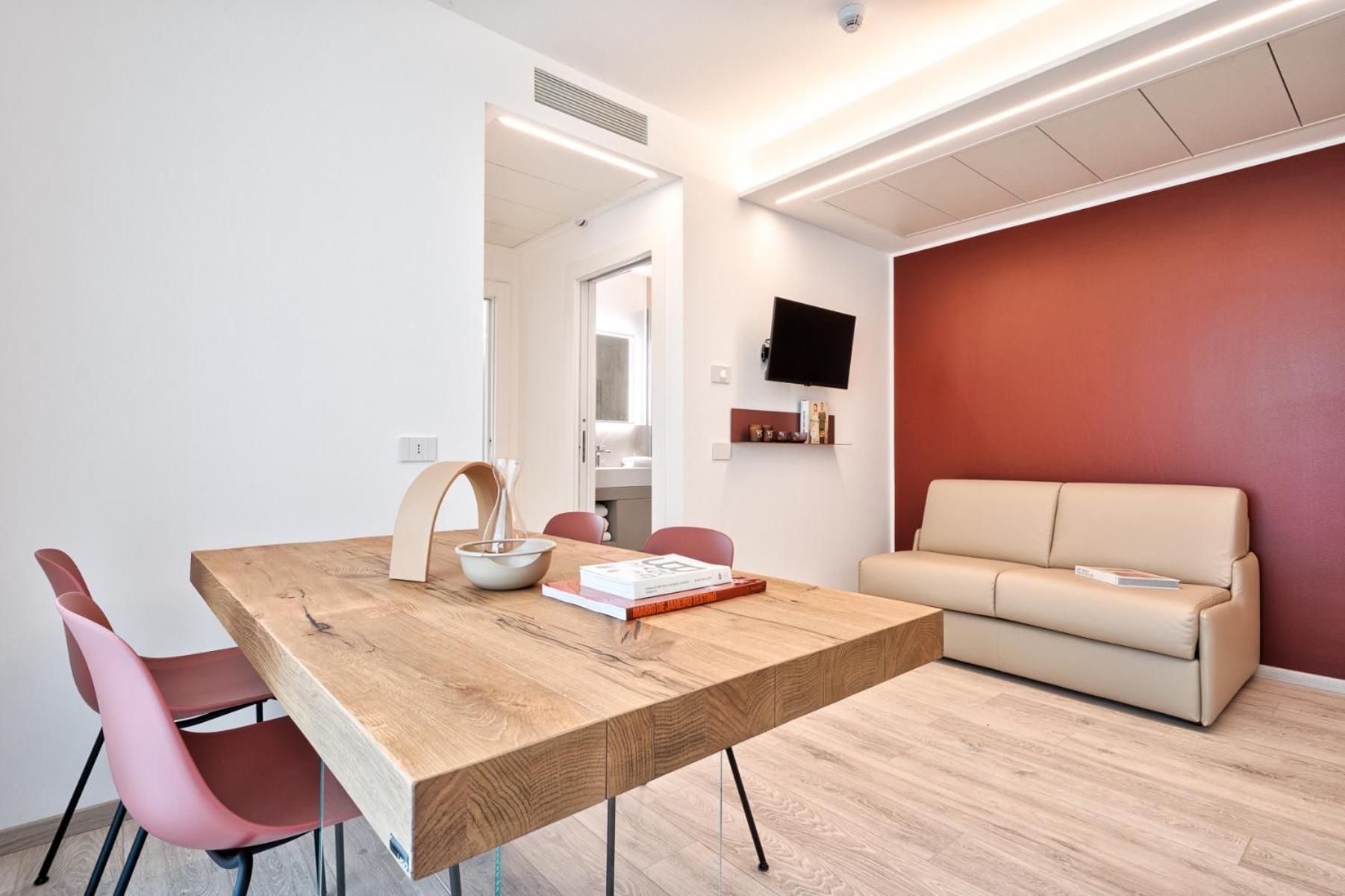 One-Bedroom Apartment - Photo 8