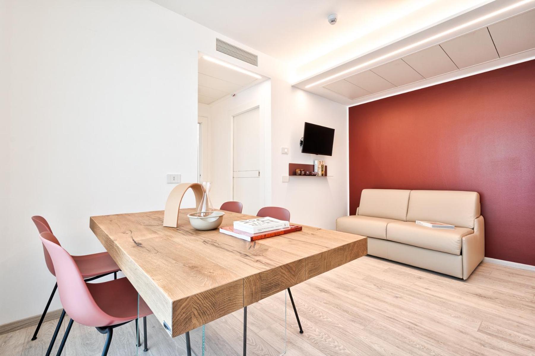 One-Bedroom Apartment - Photo 7
