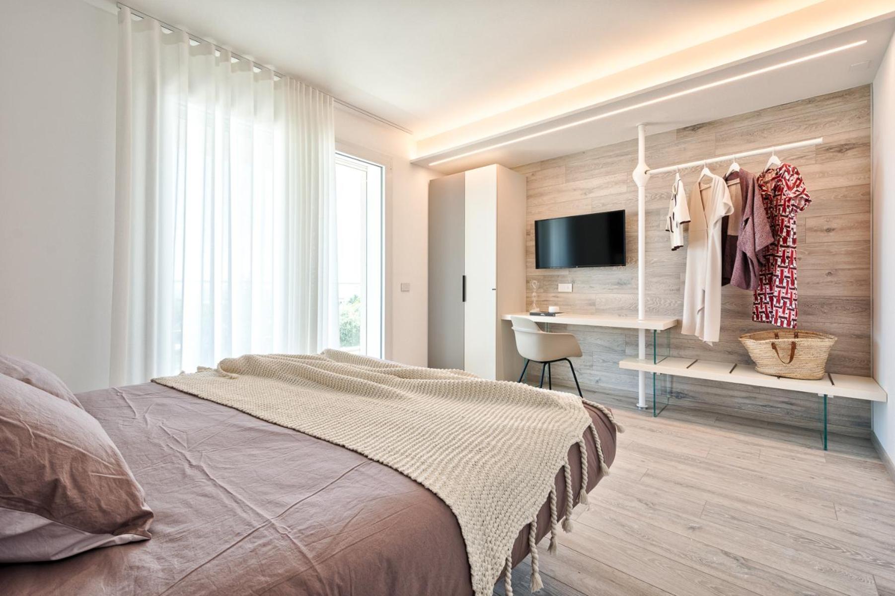 One-Bedroom Apartment - Photo 16