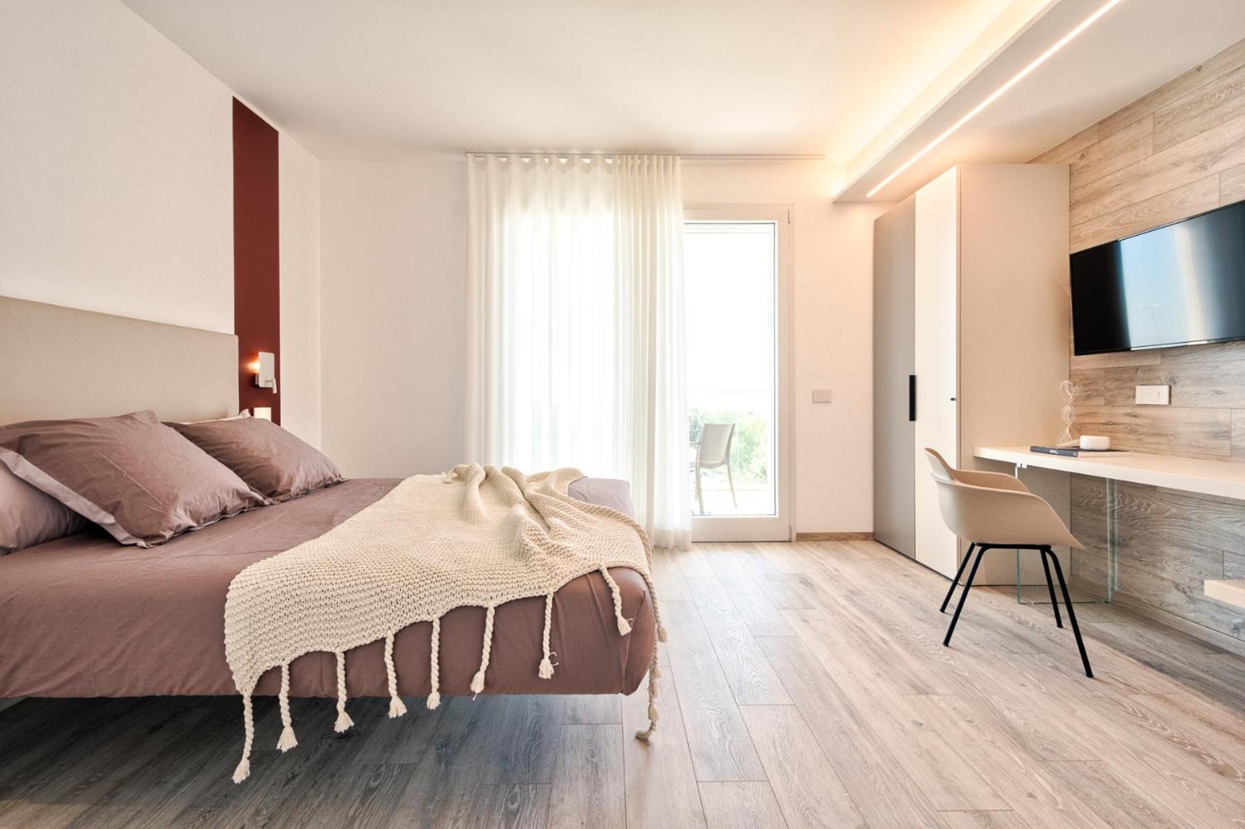One-Bedroom Apartment - Photo 19