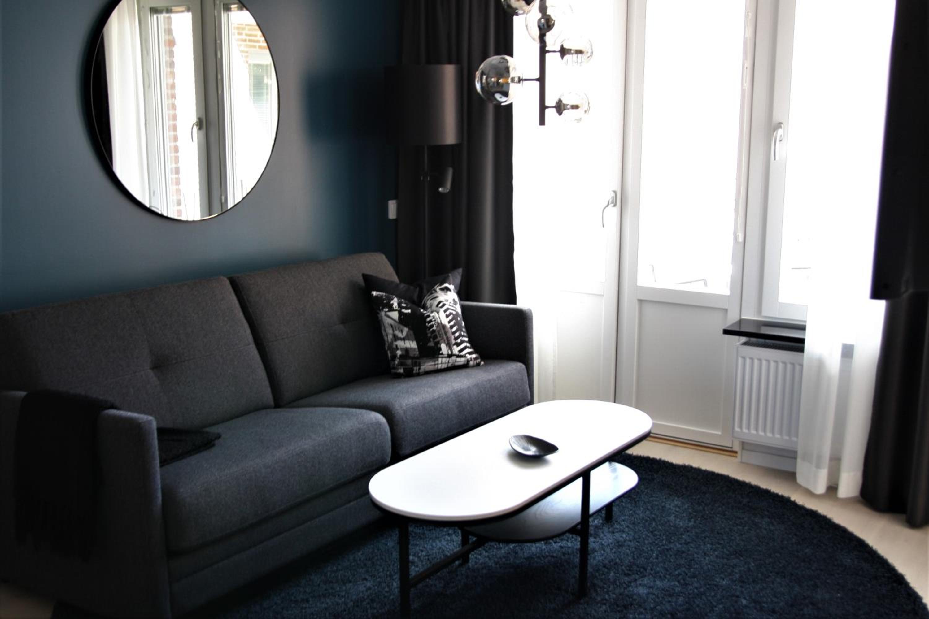 One-Bedroom Apartment photo 1