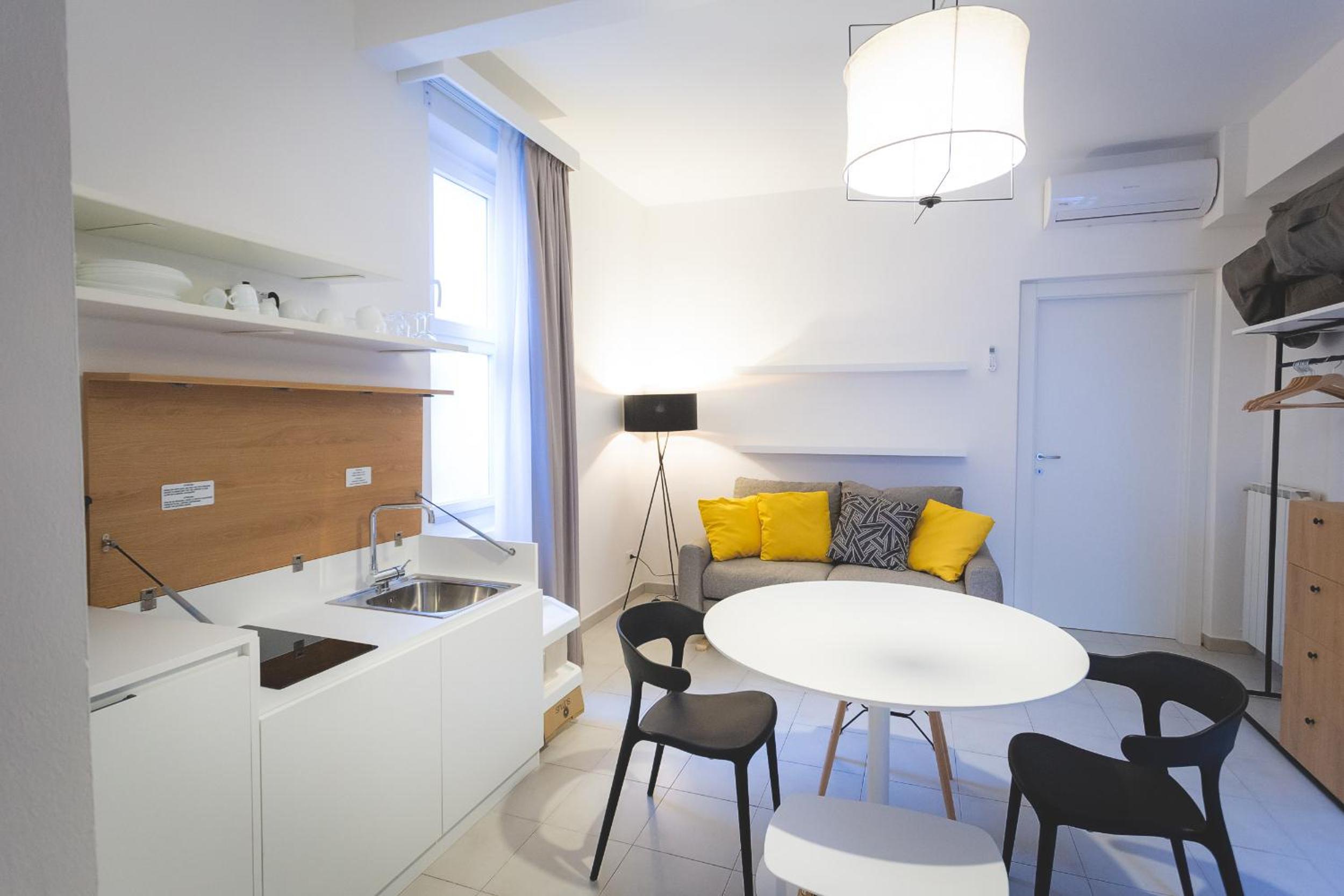 One-Bedroom Apartment photo 2
