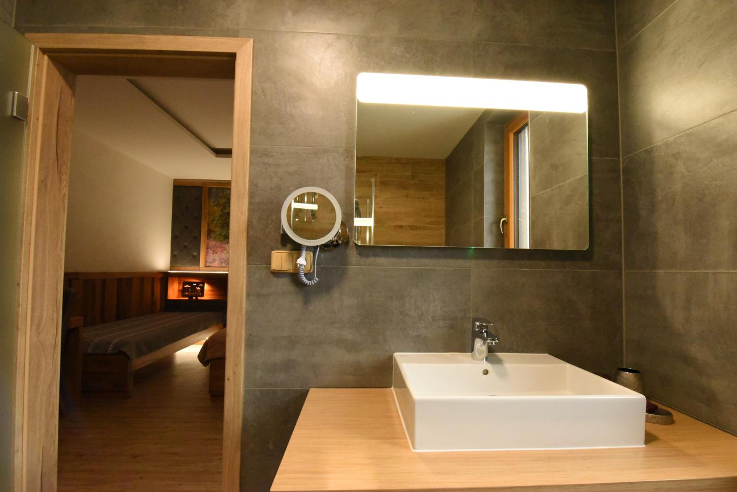 Deluxe Double or Twin Room photo 2