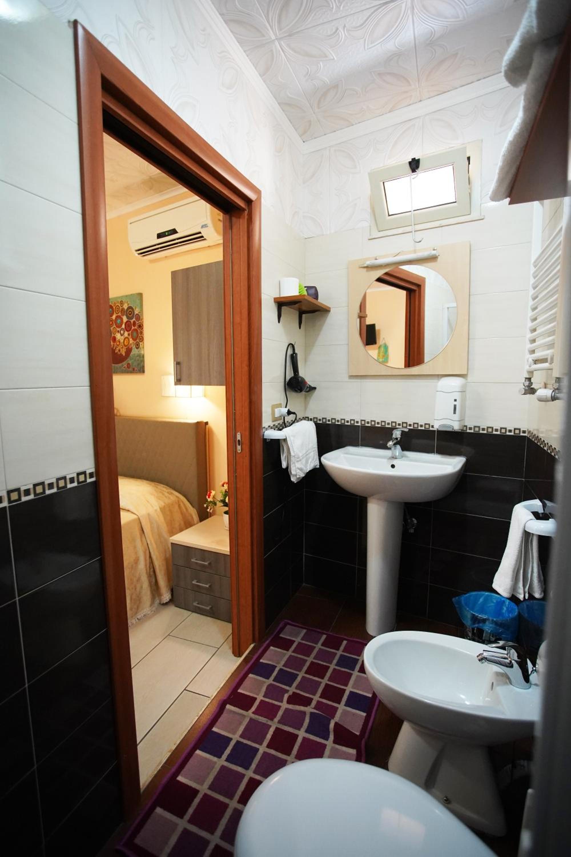 Comfort Triple Room - Photo 22