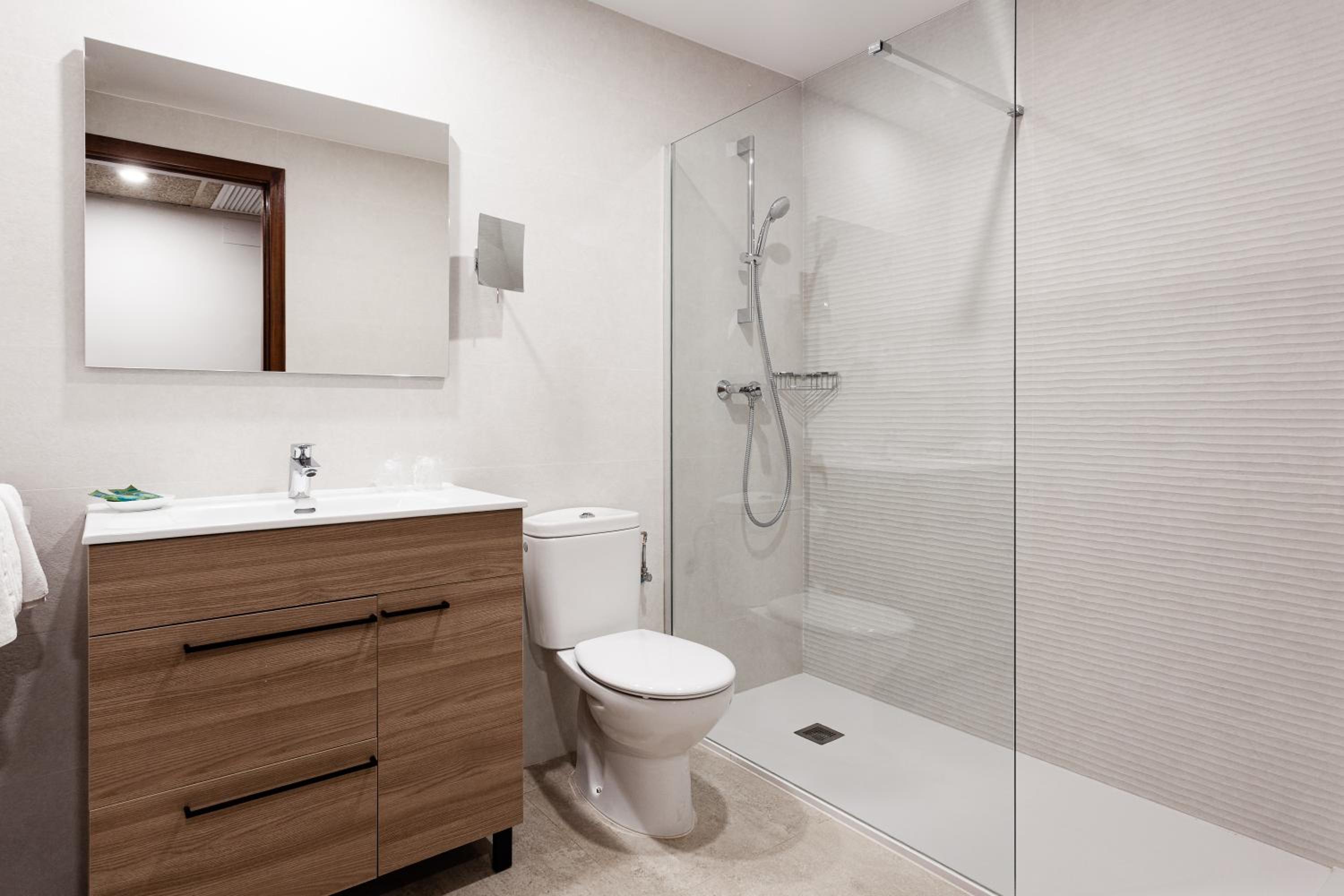 Triple Room (3 Adults) - Photo 3