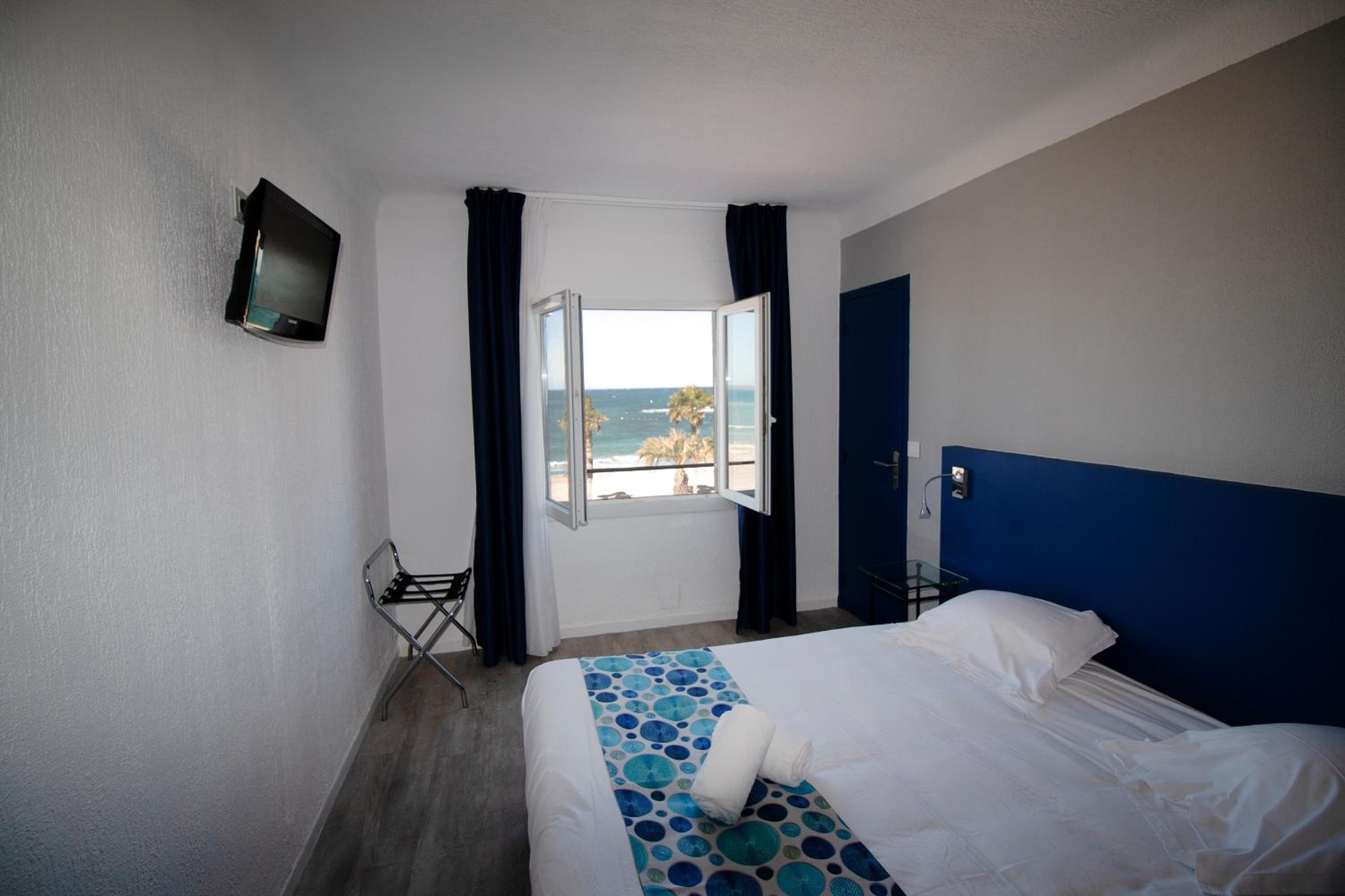 Comfort Double Room with Sea View - Photo 4