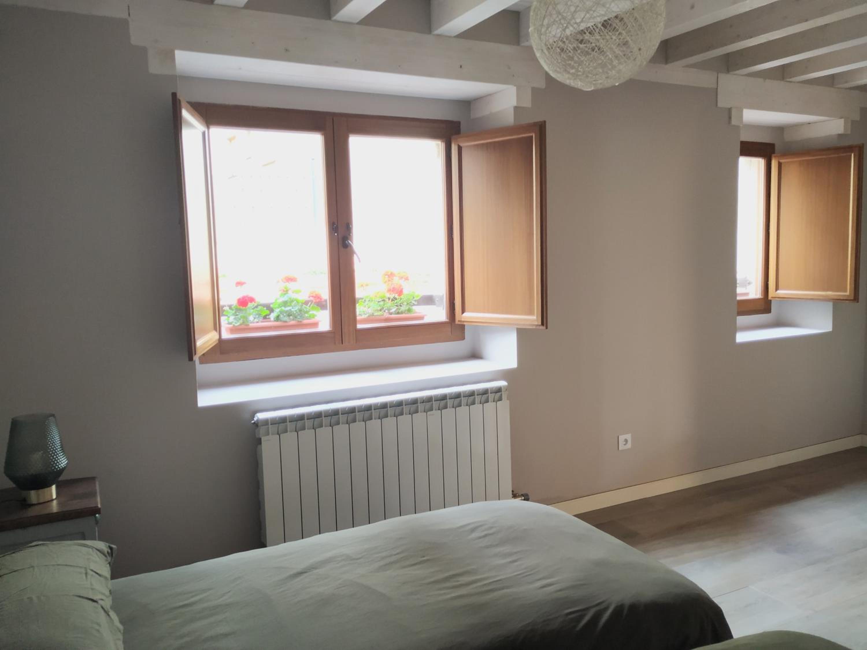Three-Bedroom House photo 2