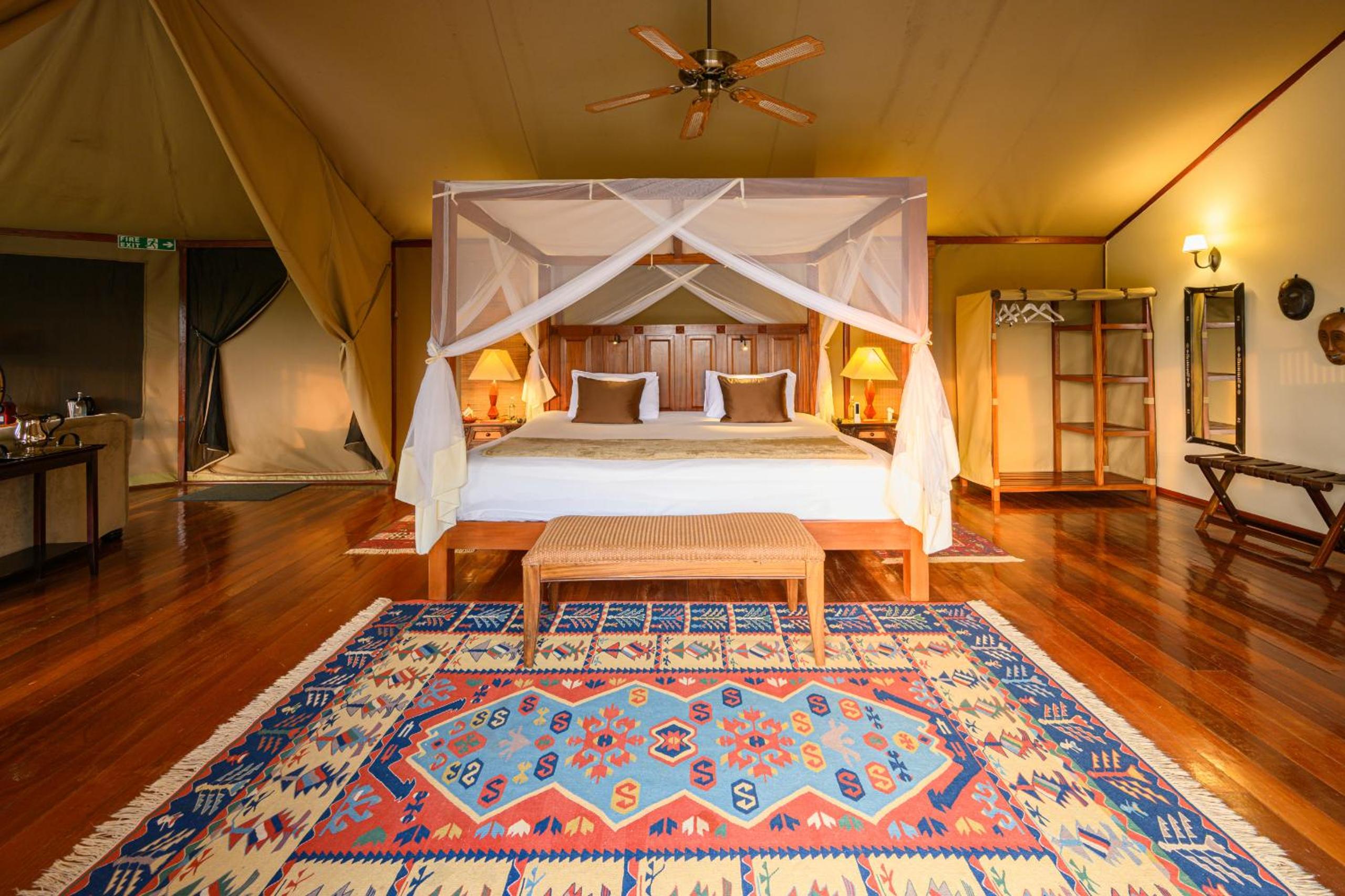 Deluxe Tent with 1 King Bed photo 1