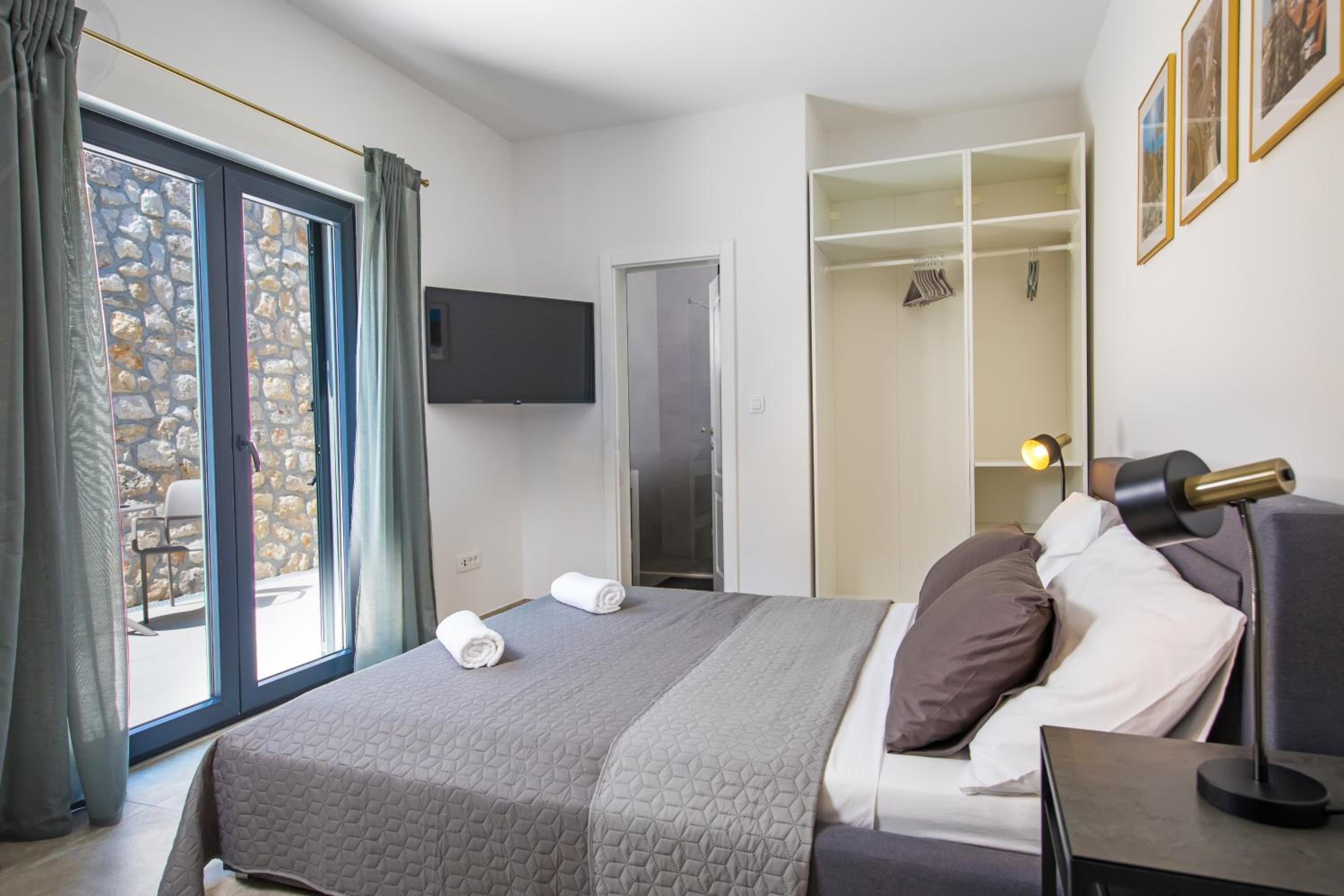 Three-Bedroom Villa photo 1