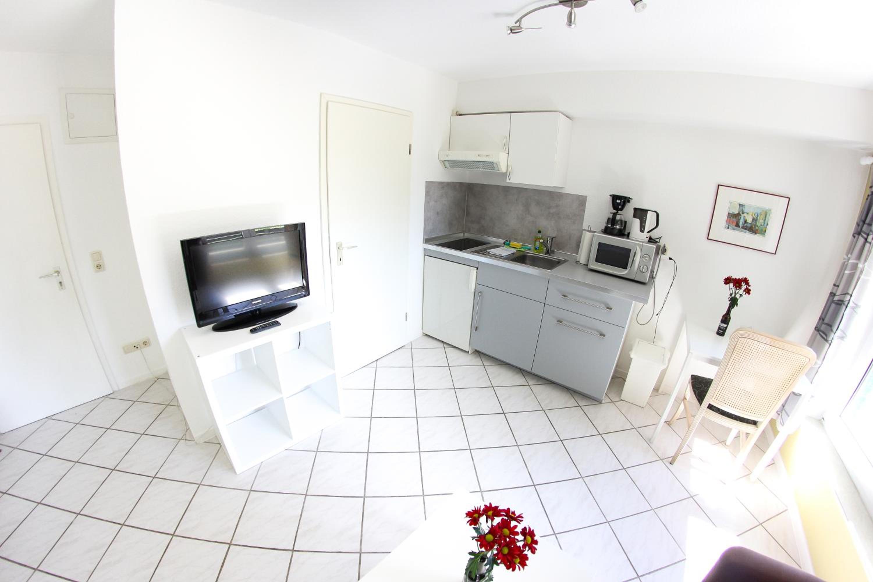 Apartment with Balcony photo 3