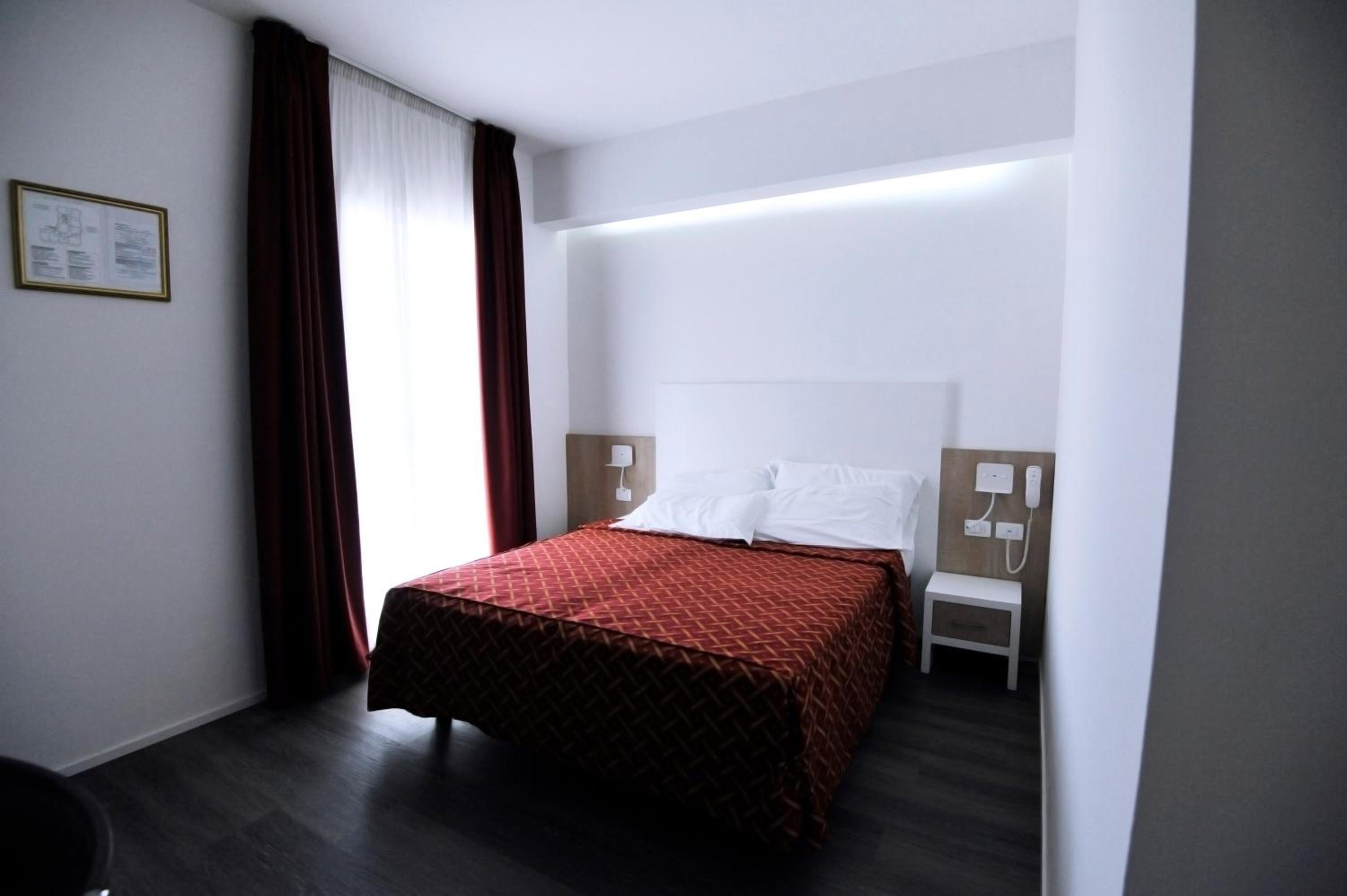 Double Room with Balcony and Sea View photo 3