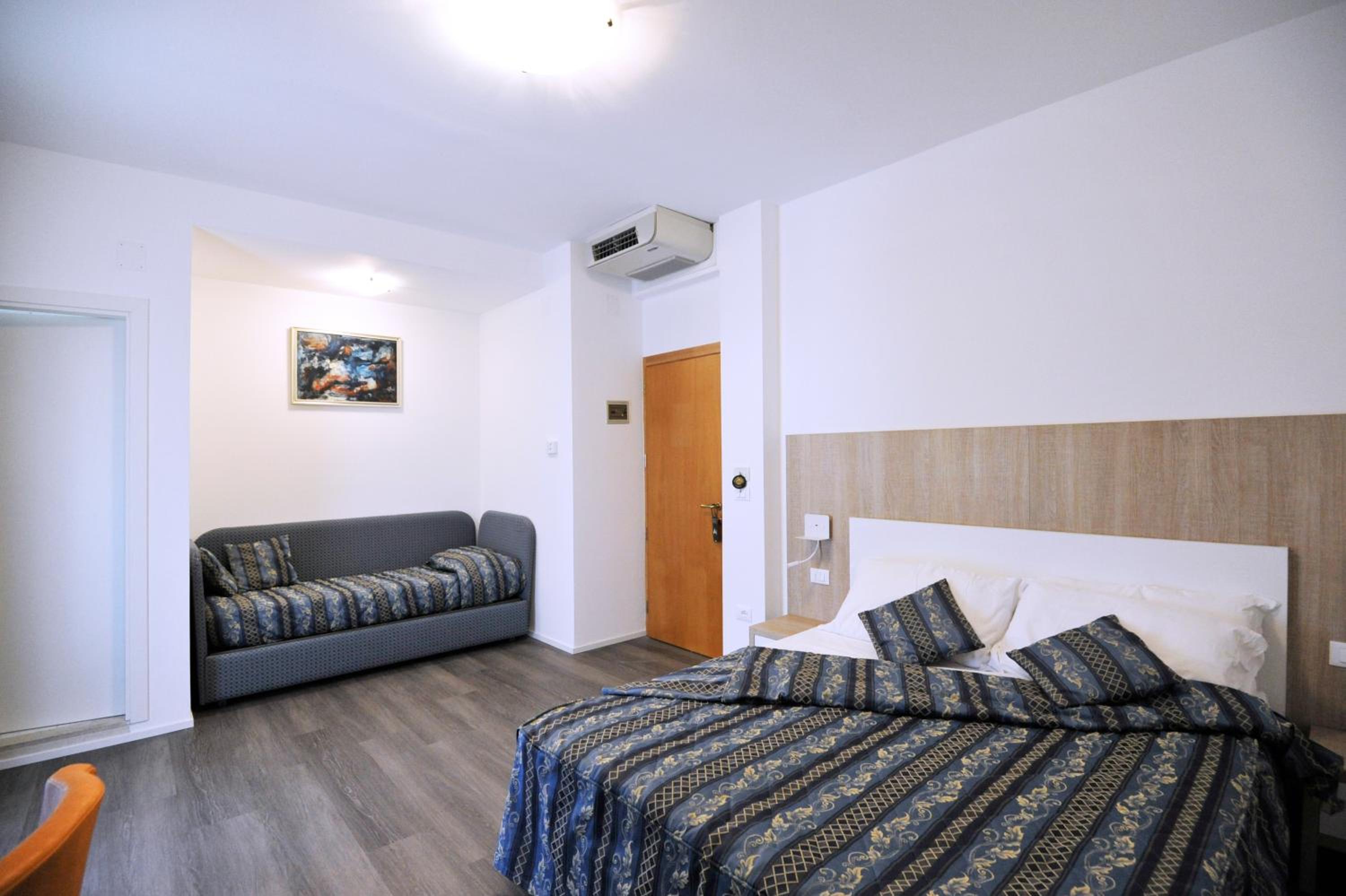Triple Room with Balcony photo 3