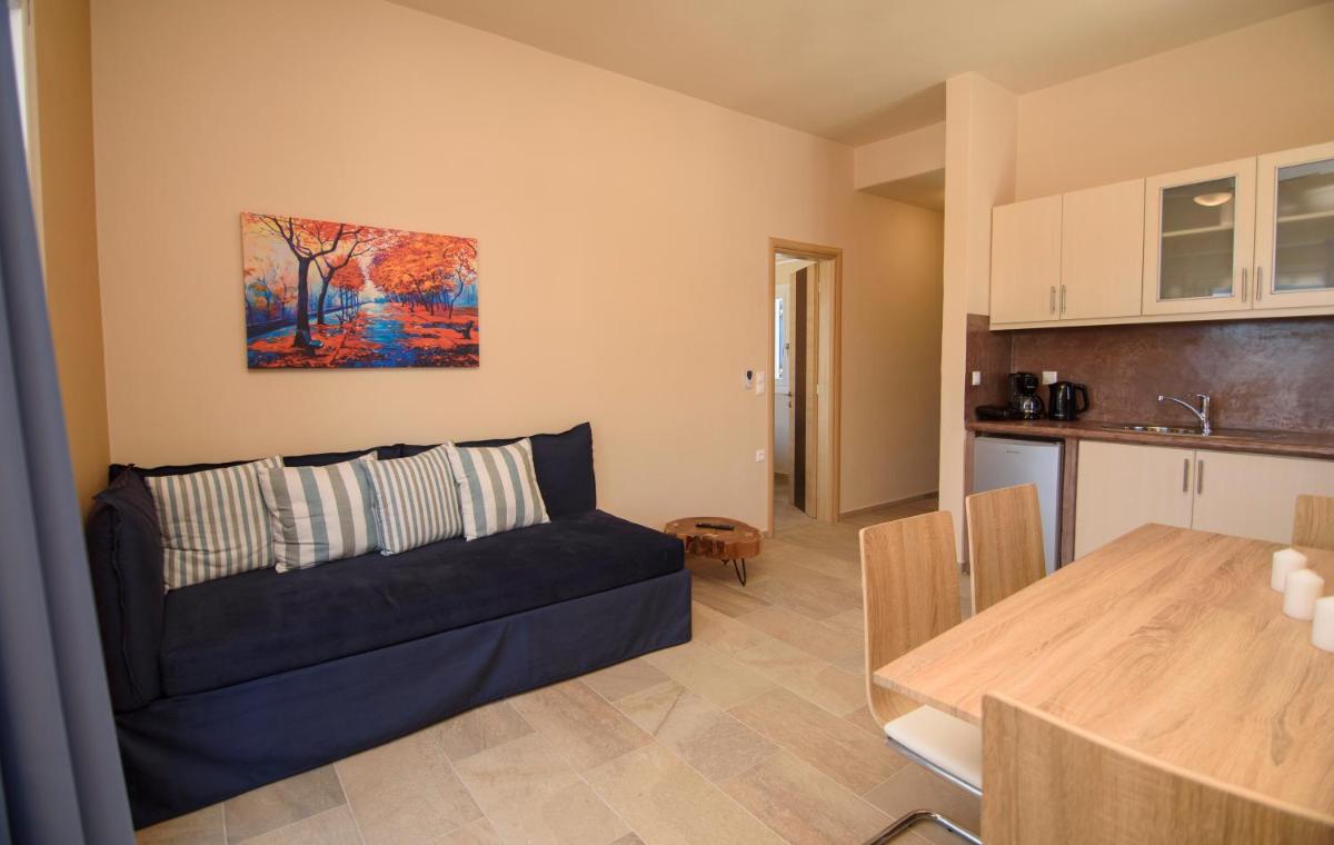Apartment with Terrace photo 3