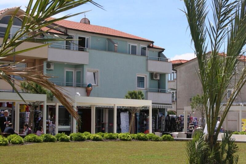 Apartment with Sea View - Photo 4