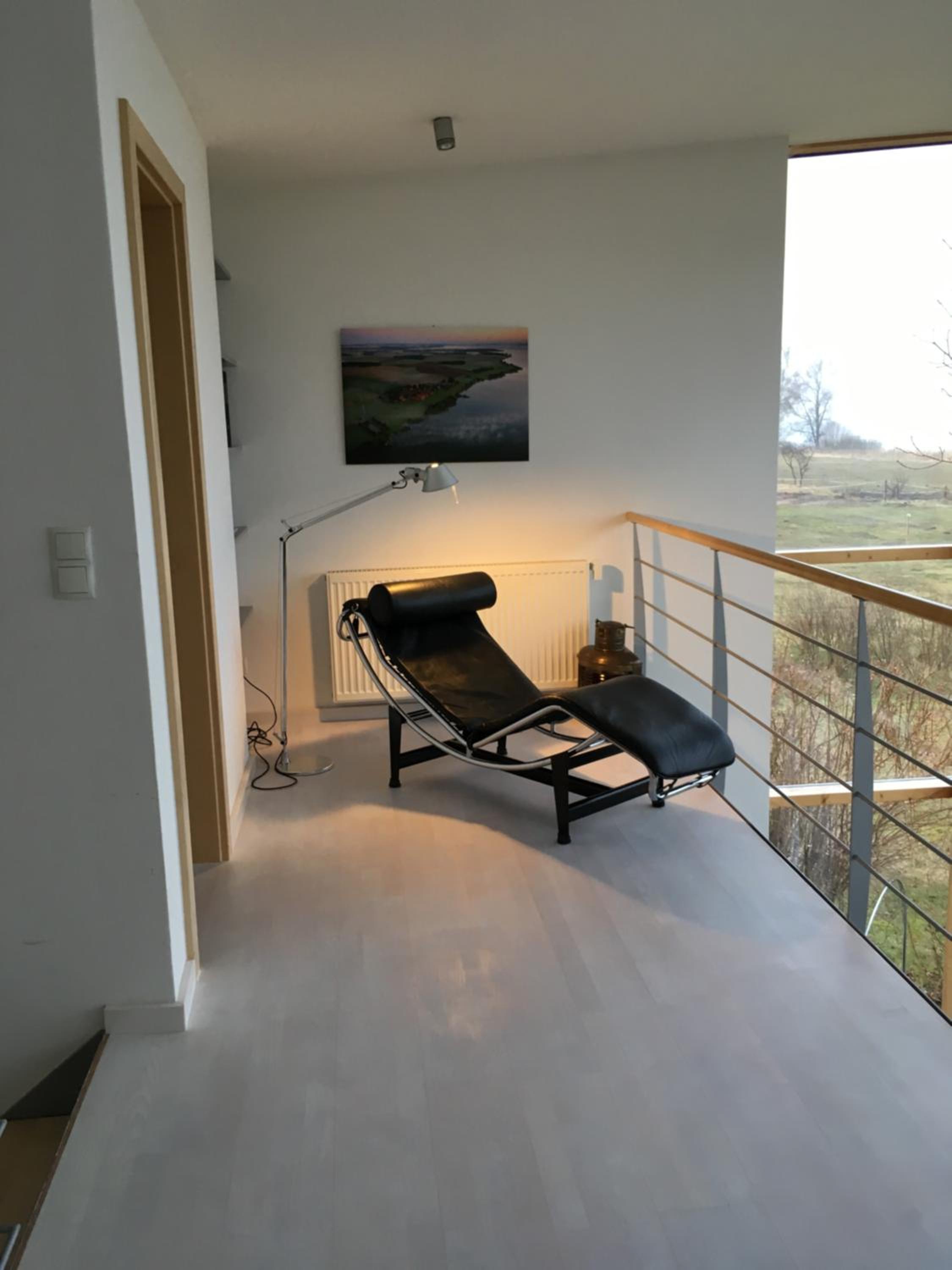 Three-Bedroom House photo 3