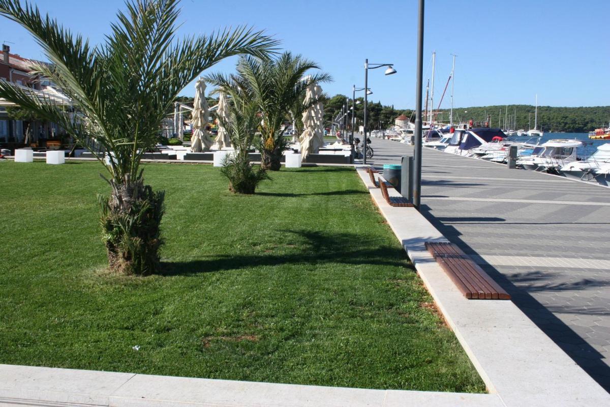 Apartment with Sea View - Photo 15