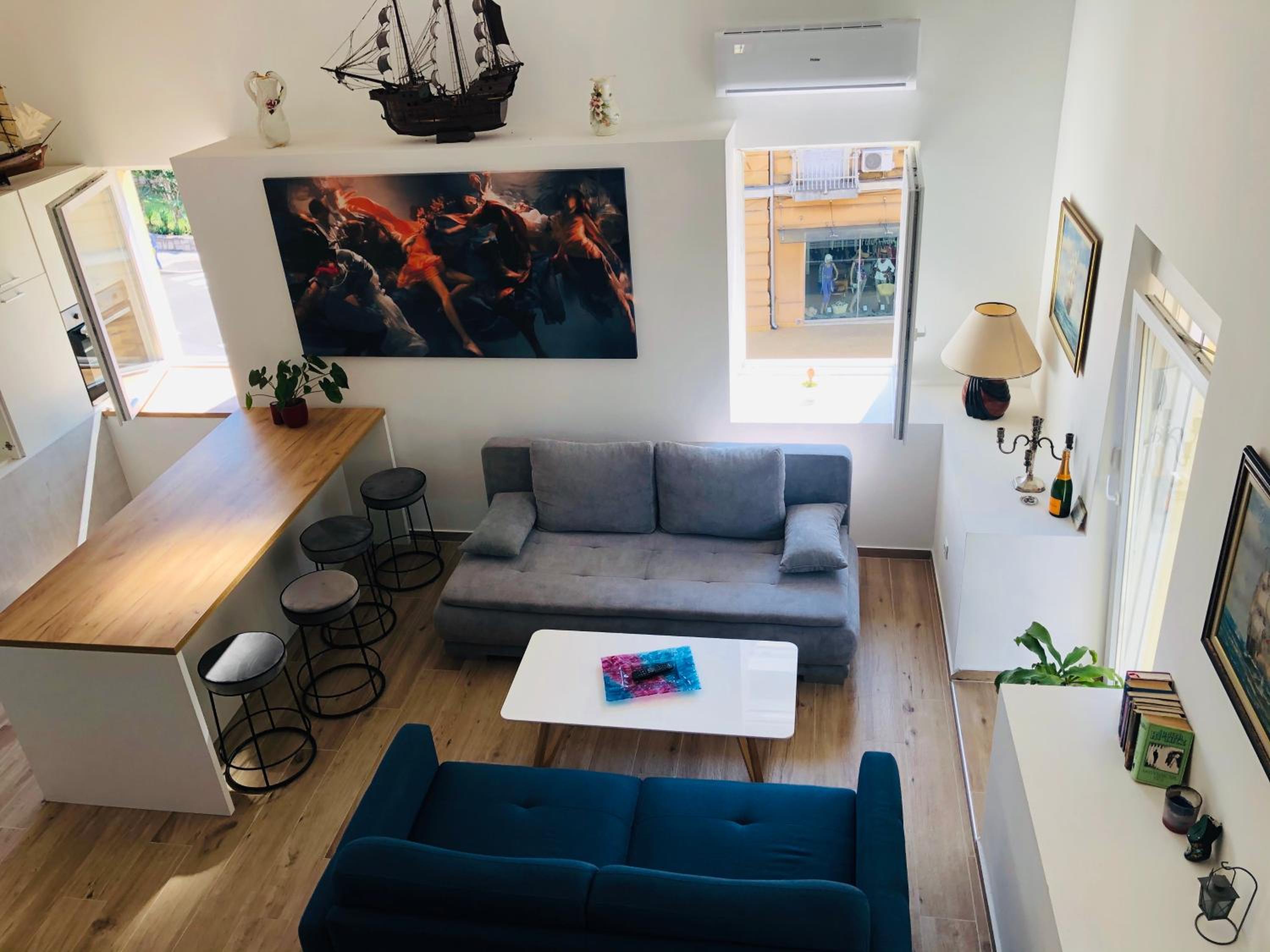 Deluxe Apartment