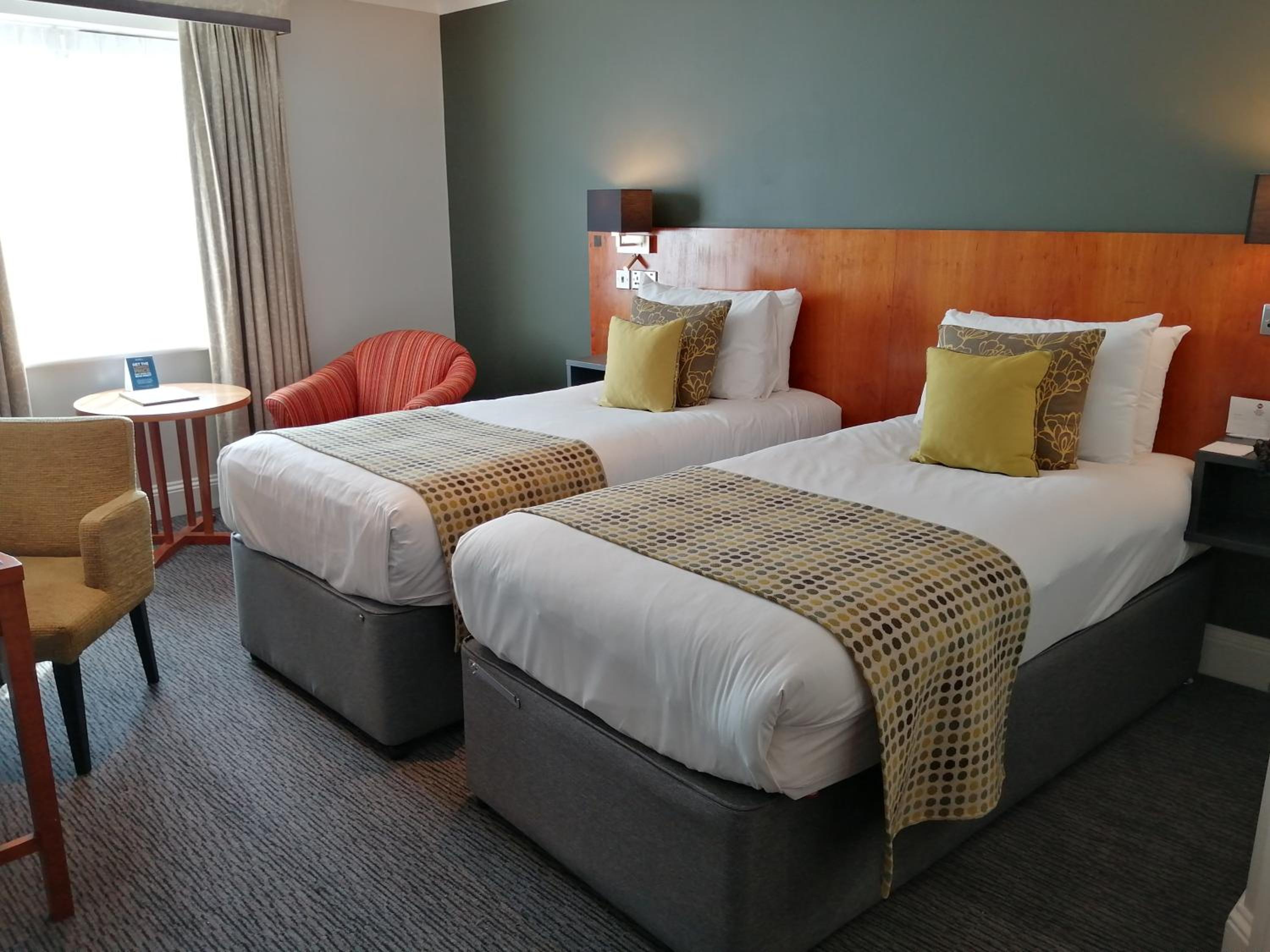 Standard Twin Room - Non-Smoking photo 2