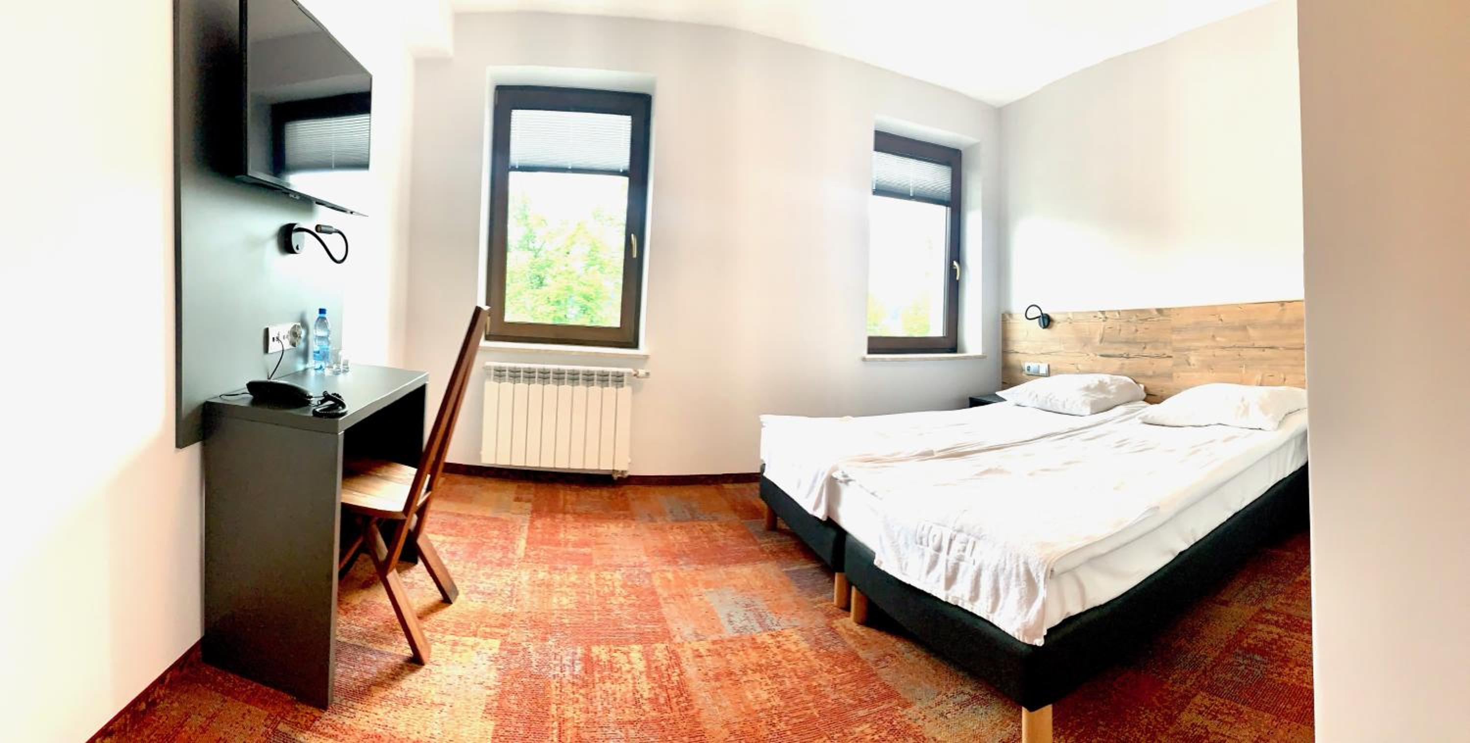 Twin Room - Photo 3