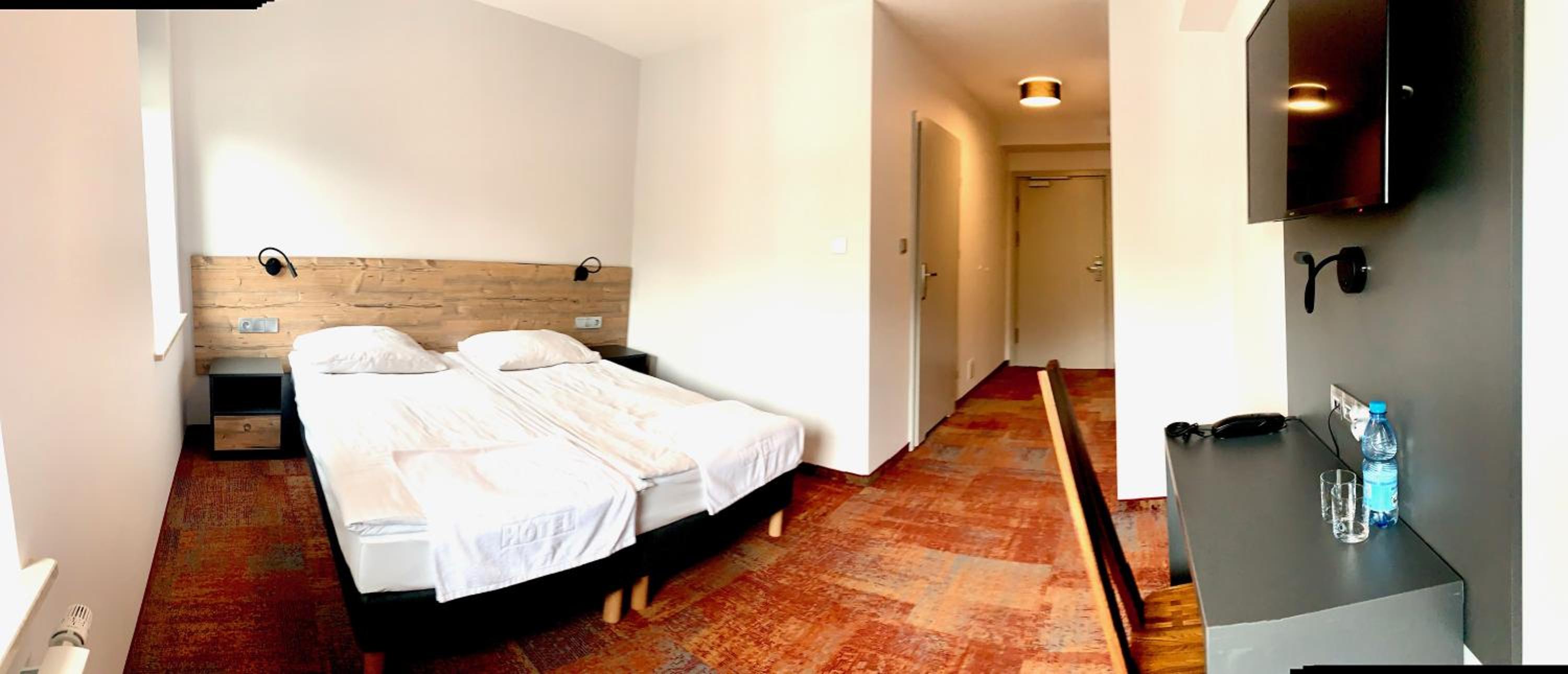 Twin Room - Photo 5