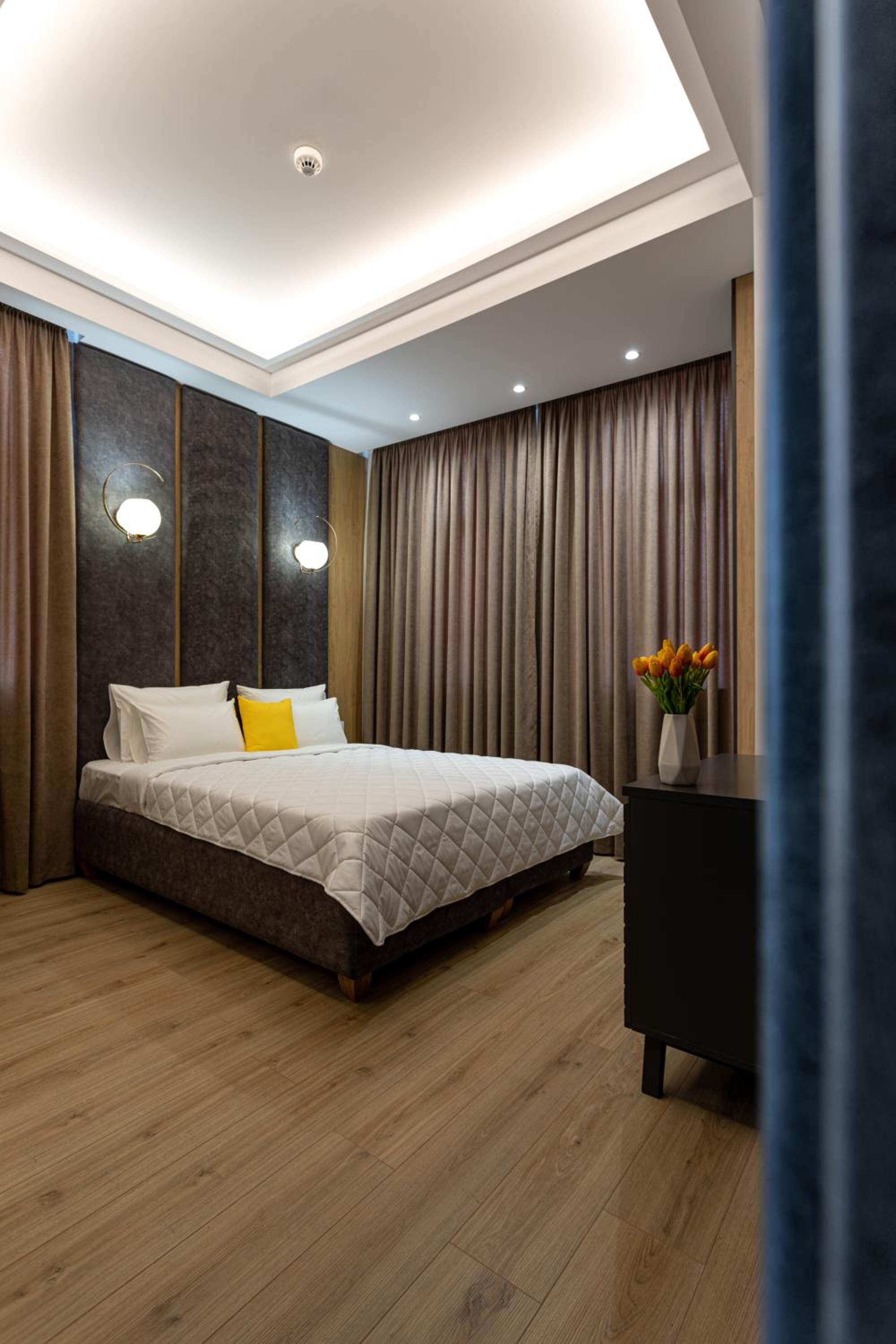 Deluxe Double or Twin Room with City View