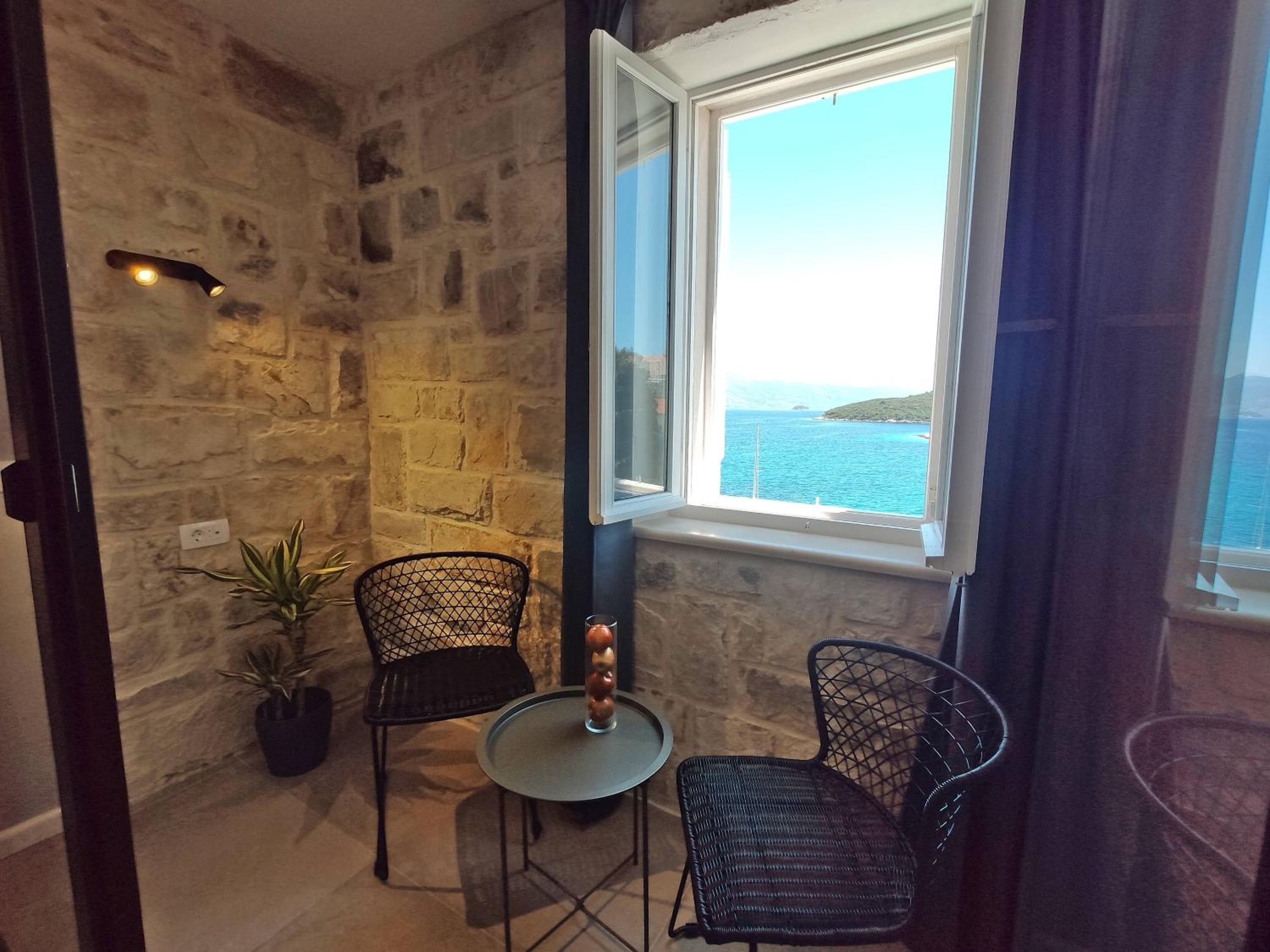 Junior Suite with Sea View - Photo 3