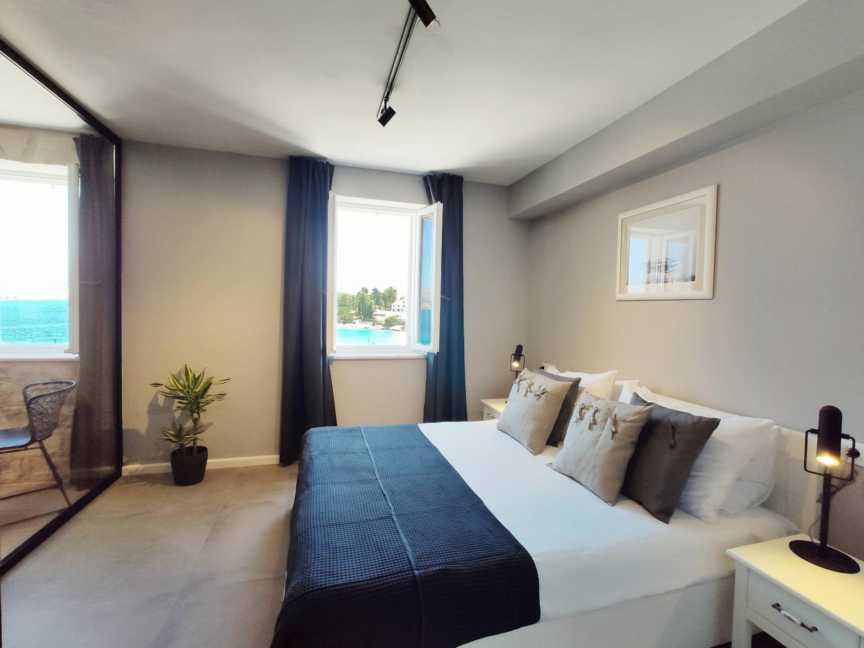 Junior Suite with Sea View - Photo 2