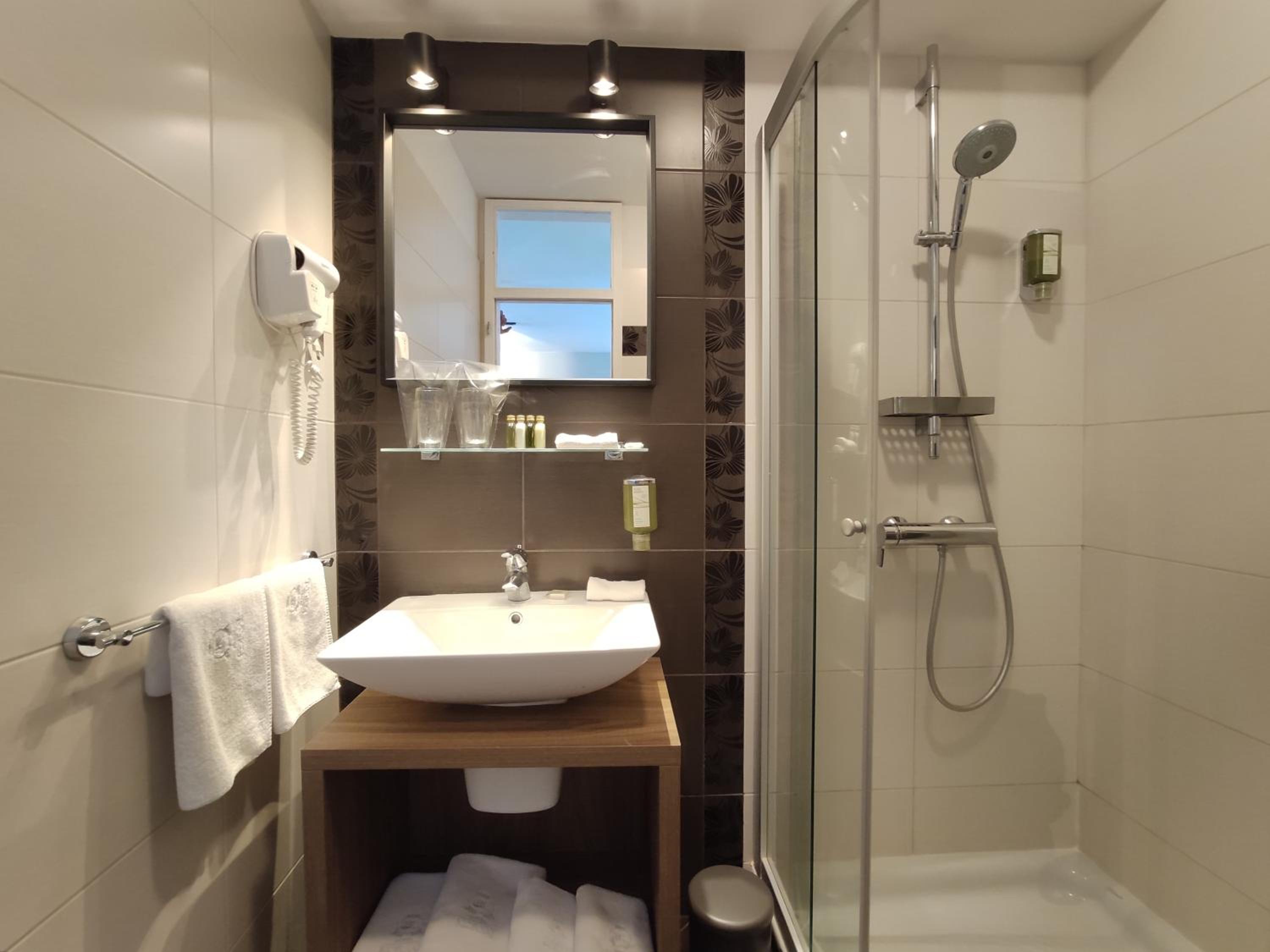 Junior Suite with Sea View - Photo 5