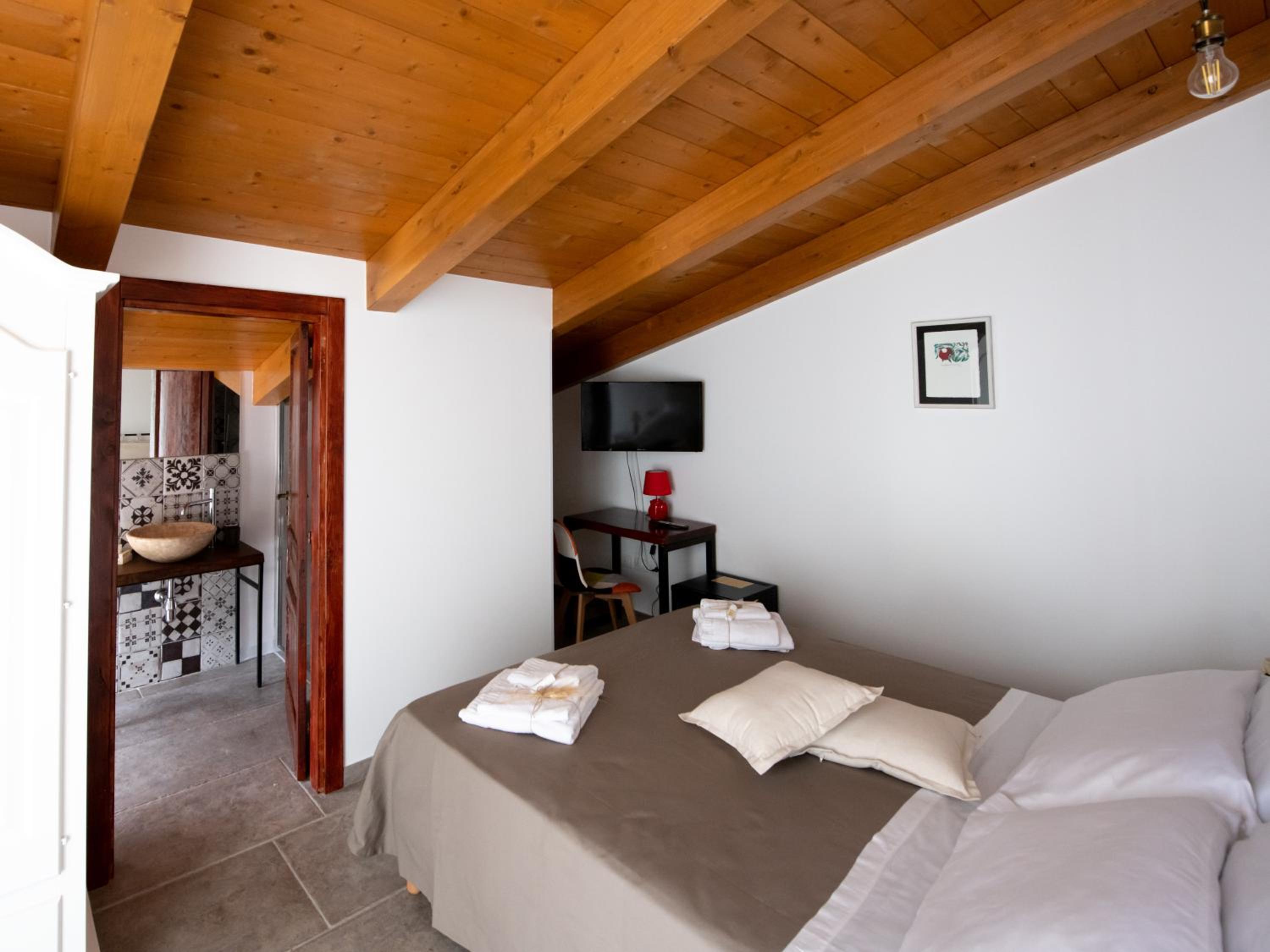 Deluxe Double or Twin Room - Photo 1