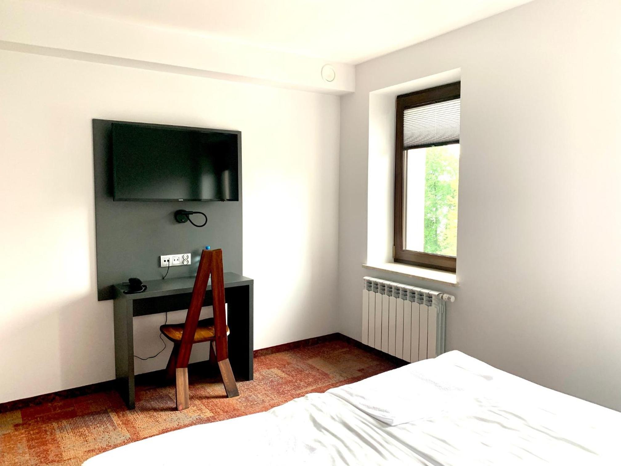 Twin Room - Photo 4